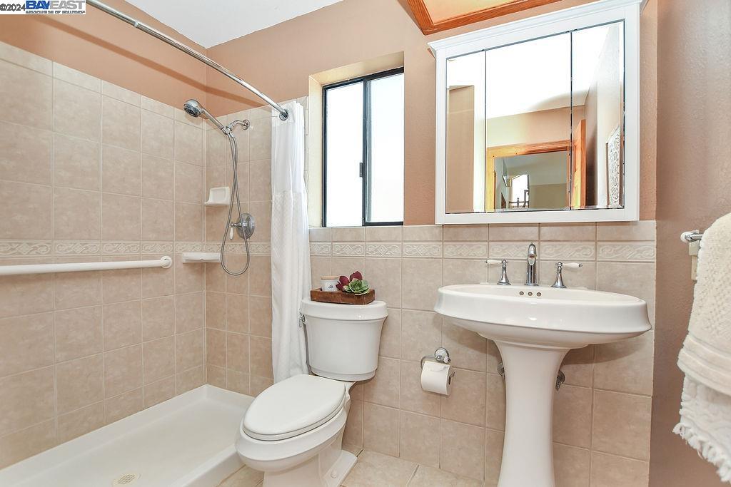 4960 Cabrillo Pt