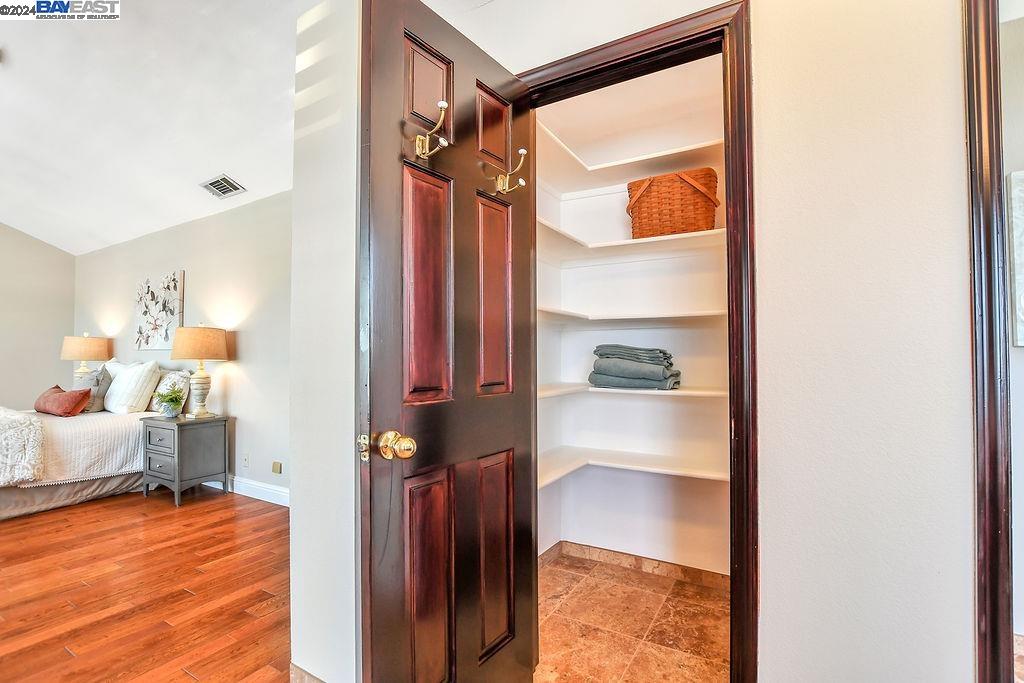 4960 Cabrillo Pt