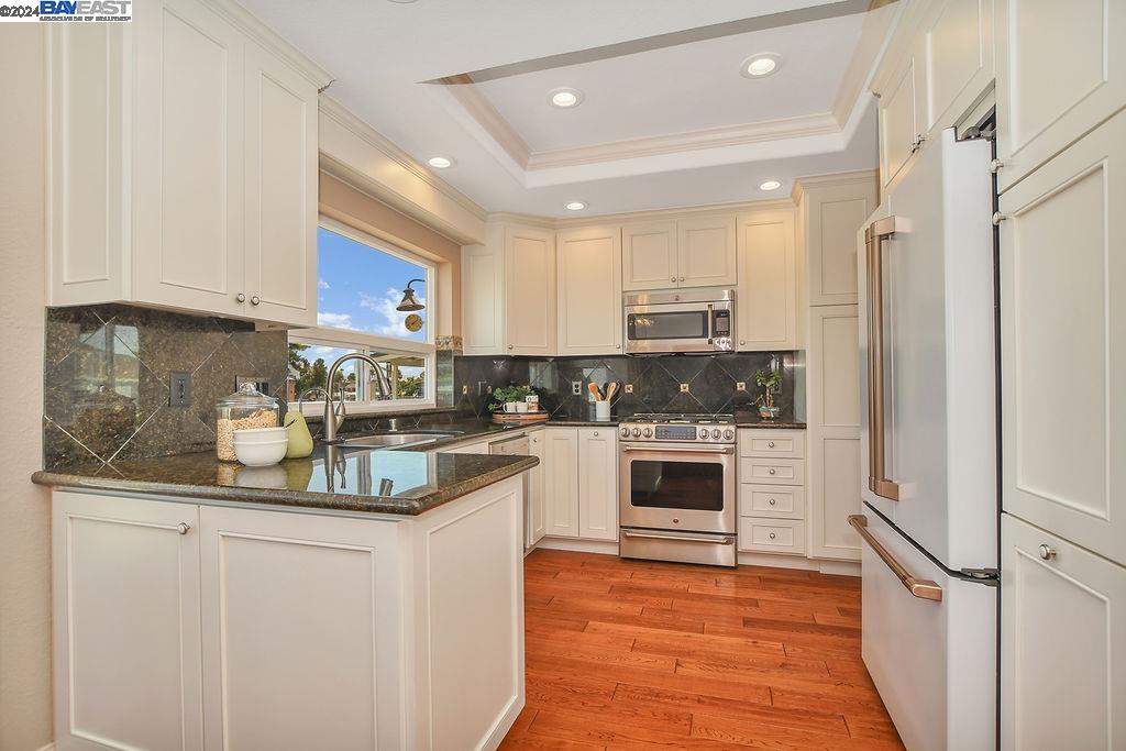 4960 Cabrillo Pt