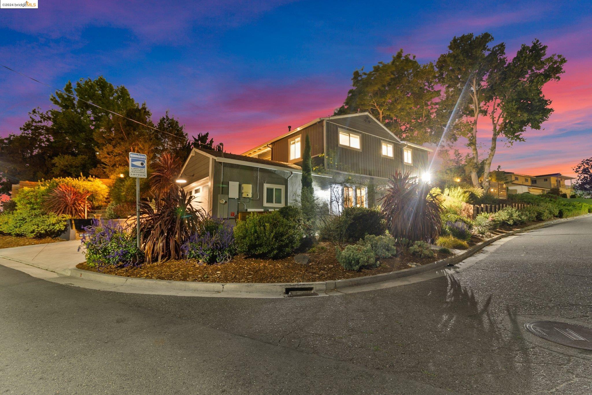 3583 Calandria Ave