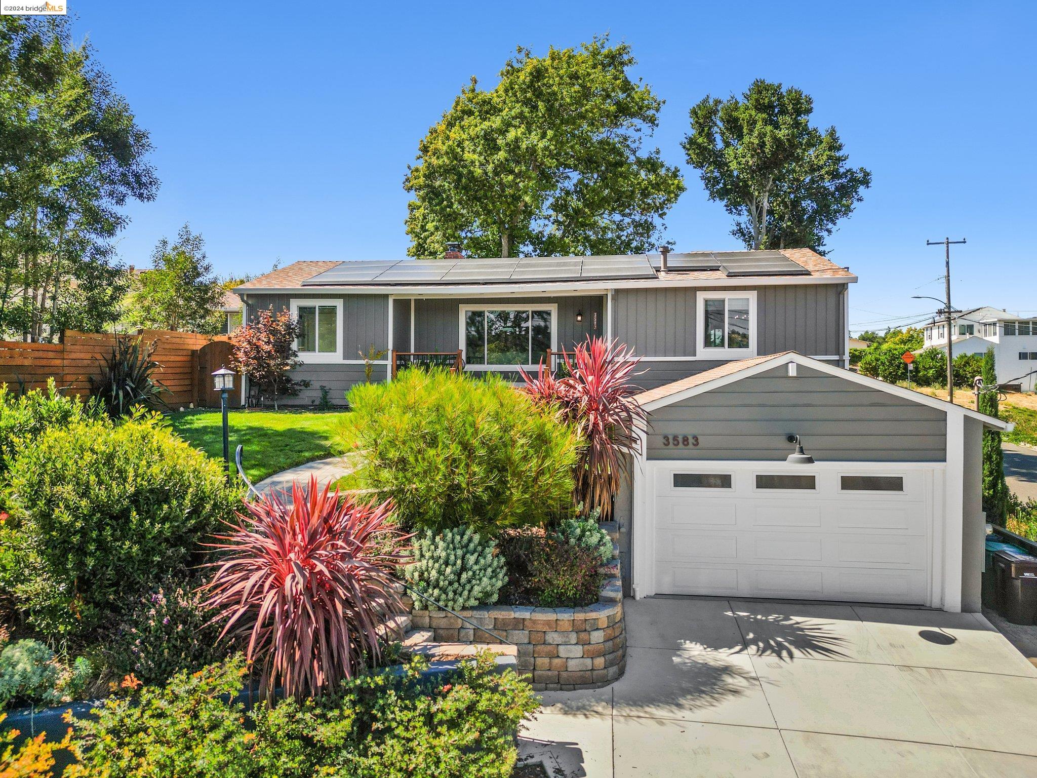 3583 Calandria Ave