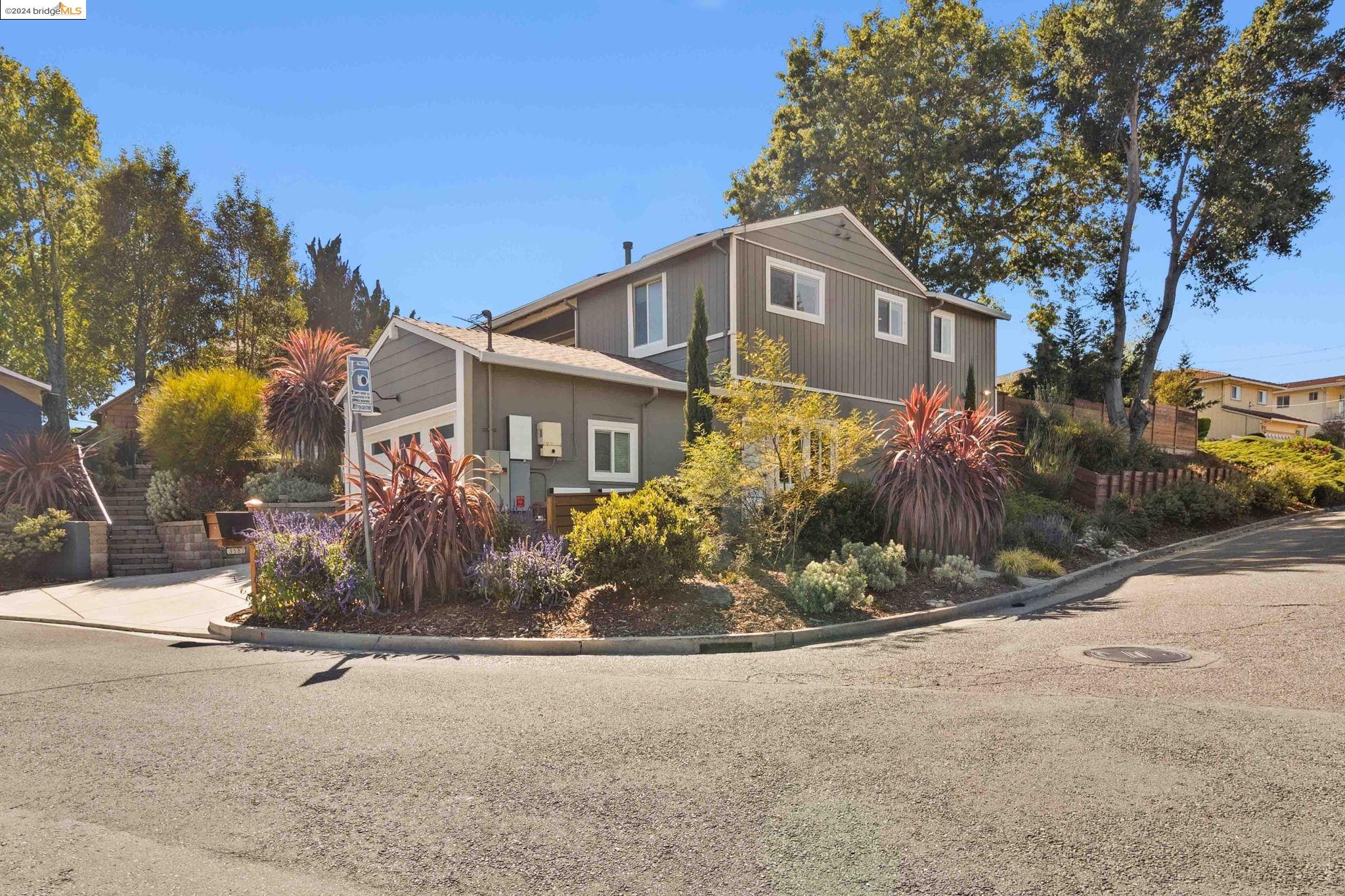 3583 Calandria Ave