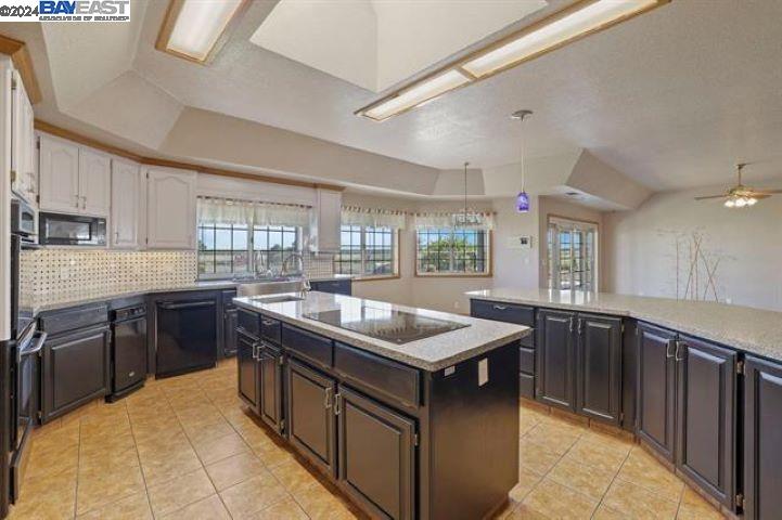 3681 W Linne Rd