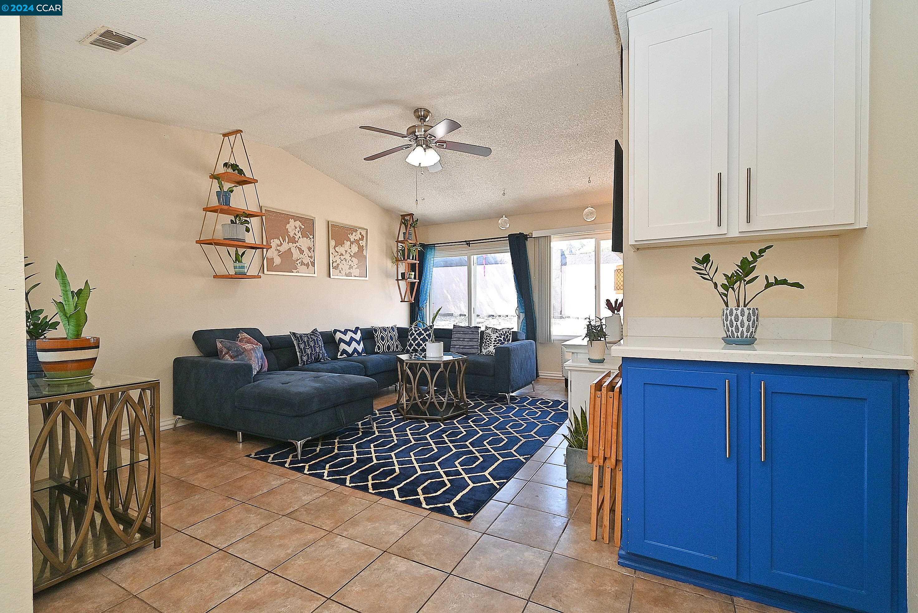 3571 Desanie Cir