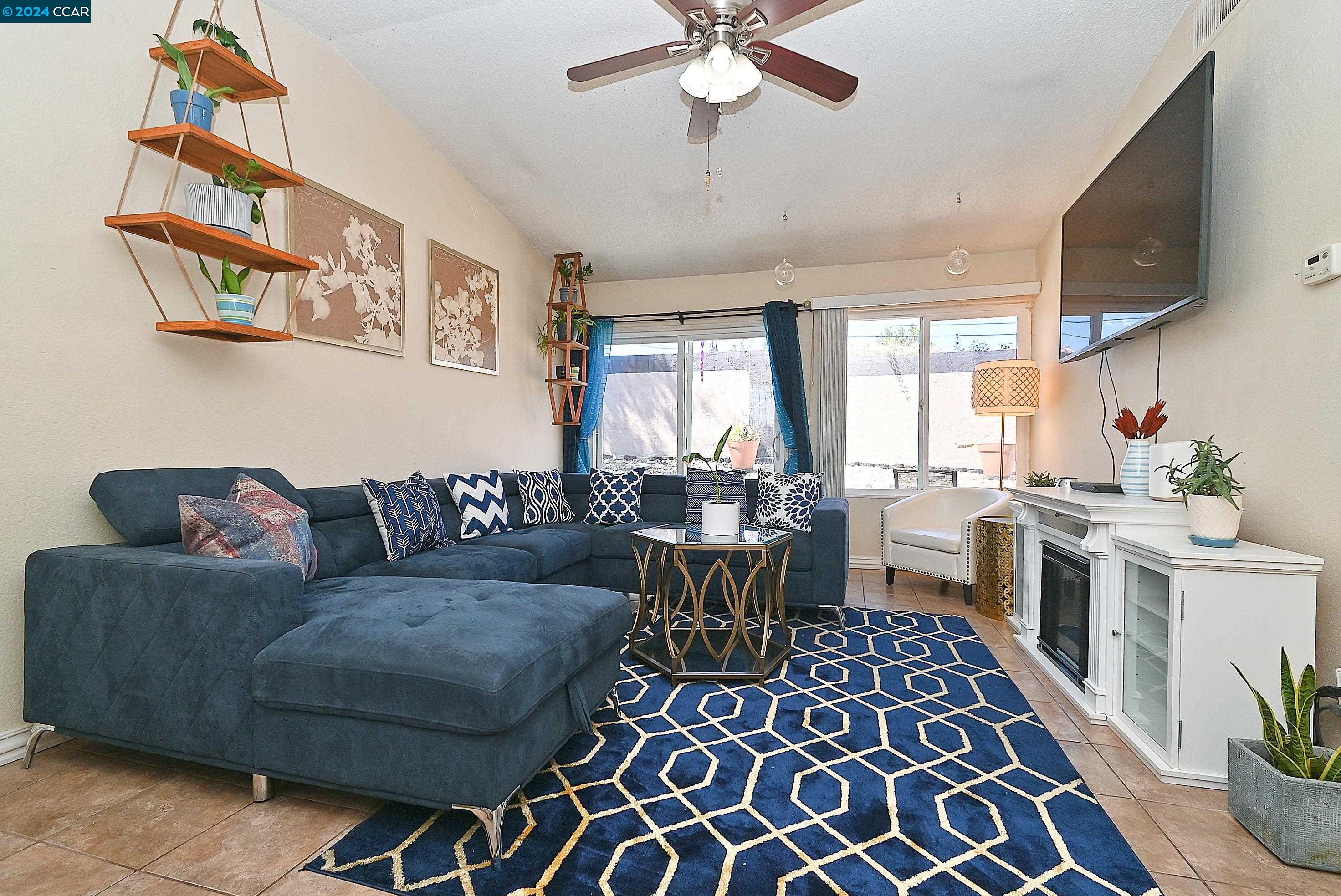 3571 Desanie Cir
