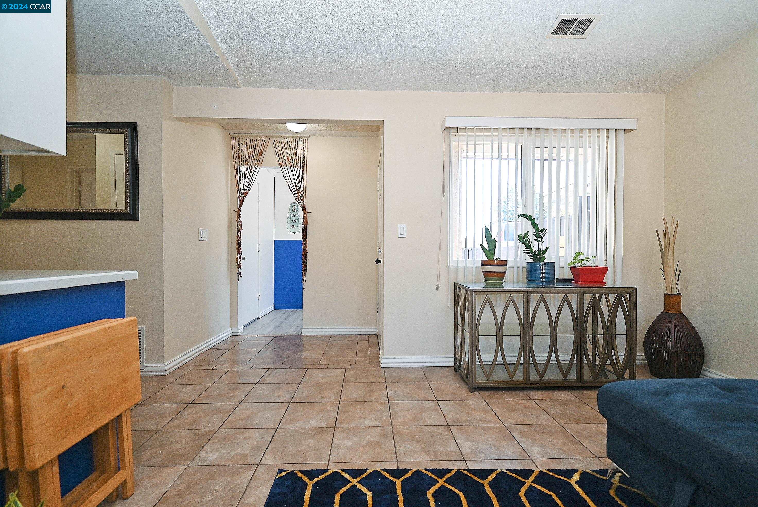 3571 Desanie Cir