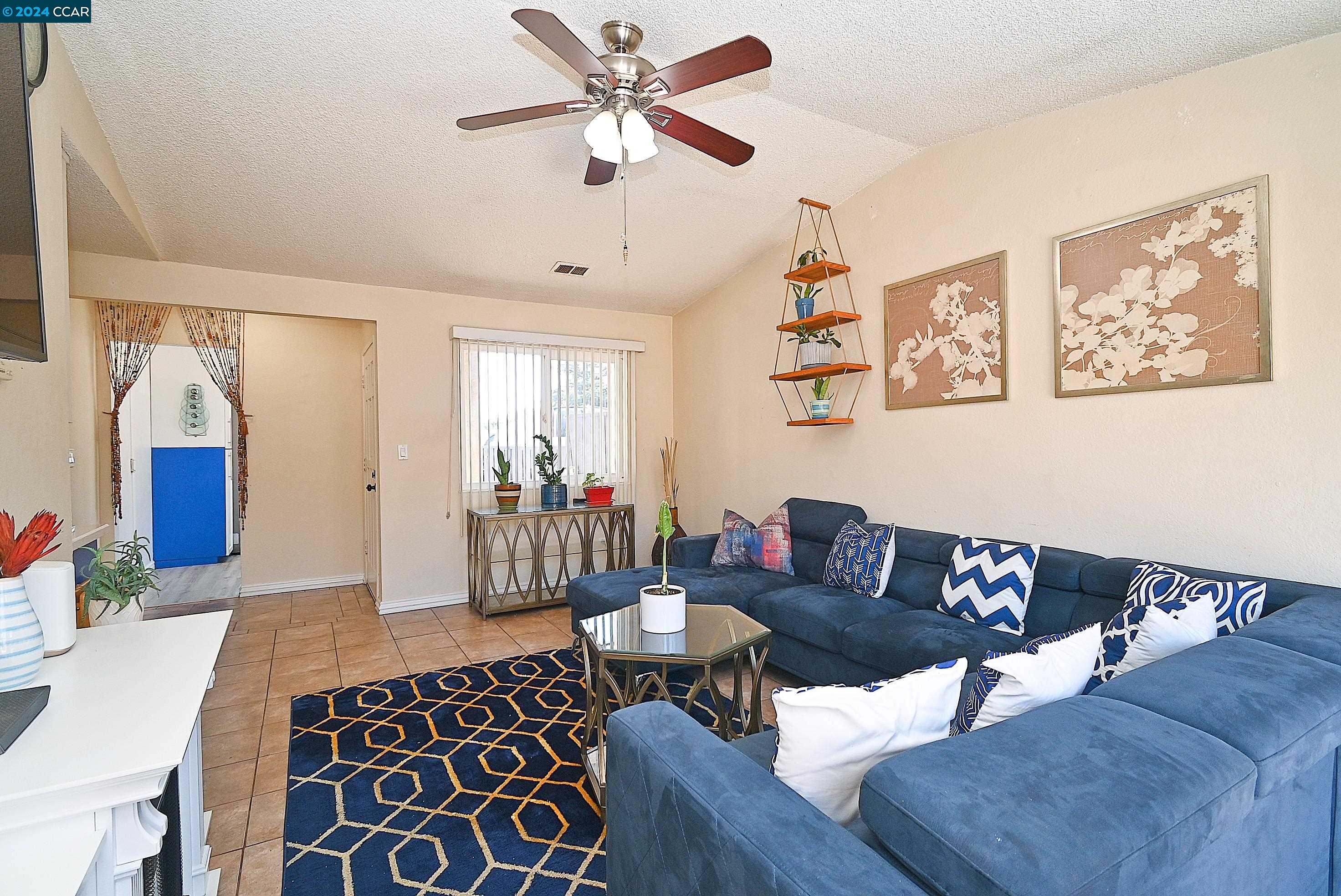 3571 Desanie Cir