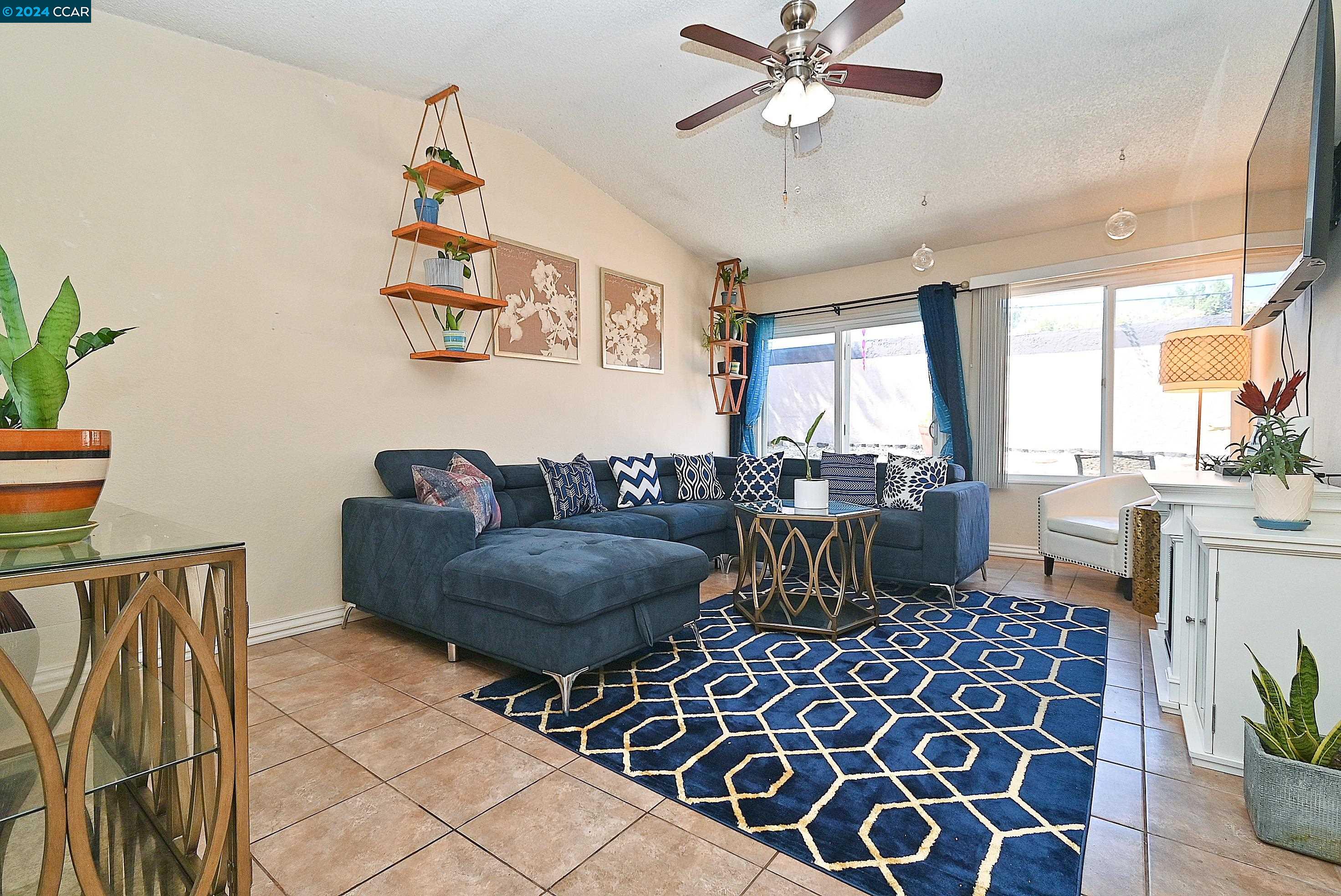 3571 Desanie Cir