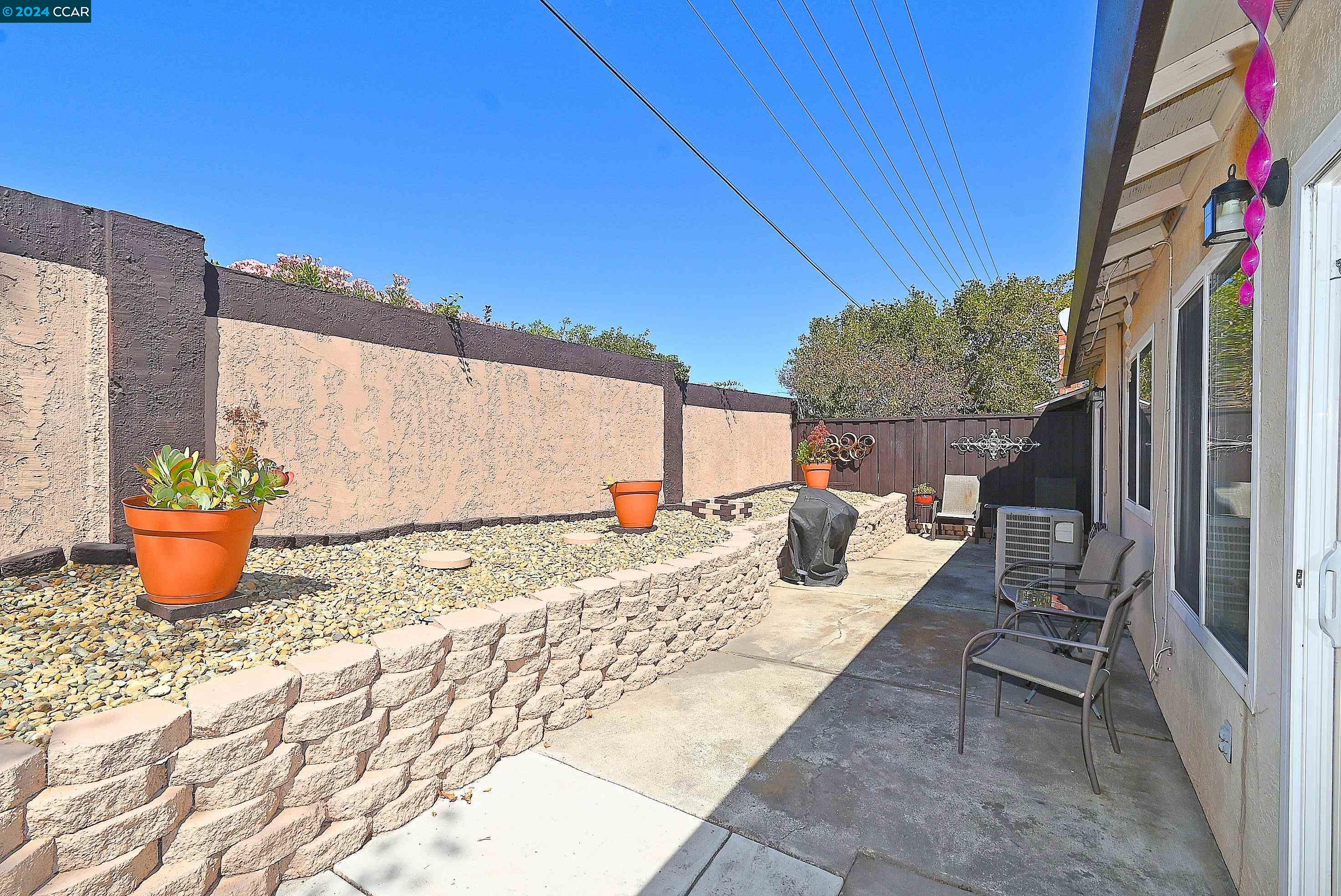 3571 Desanie Cir