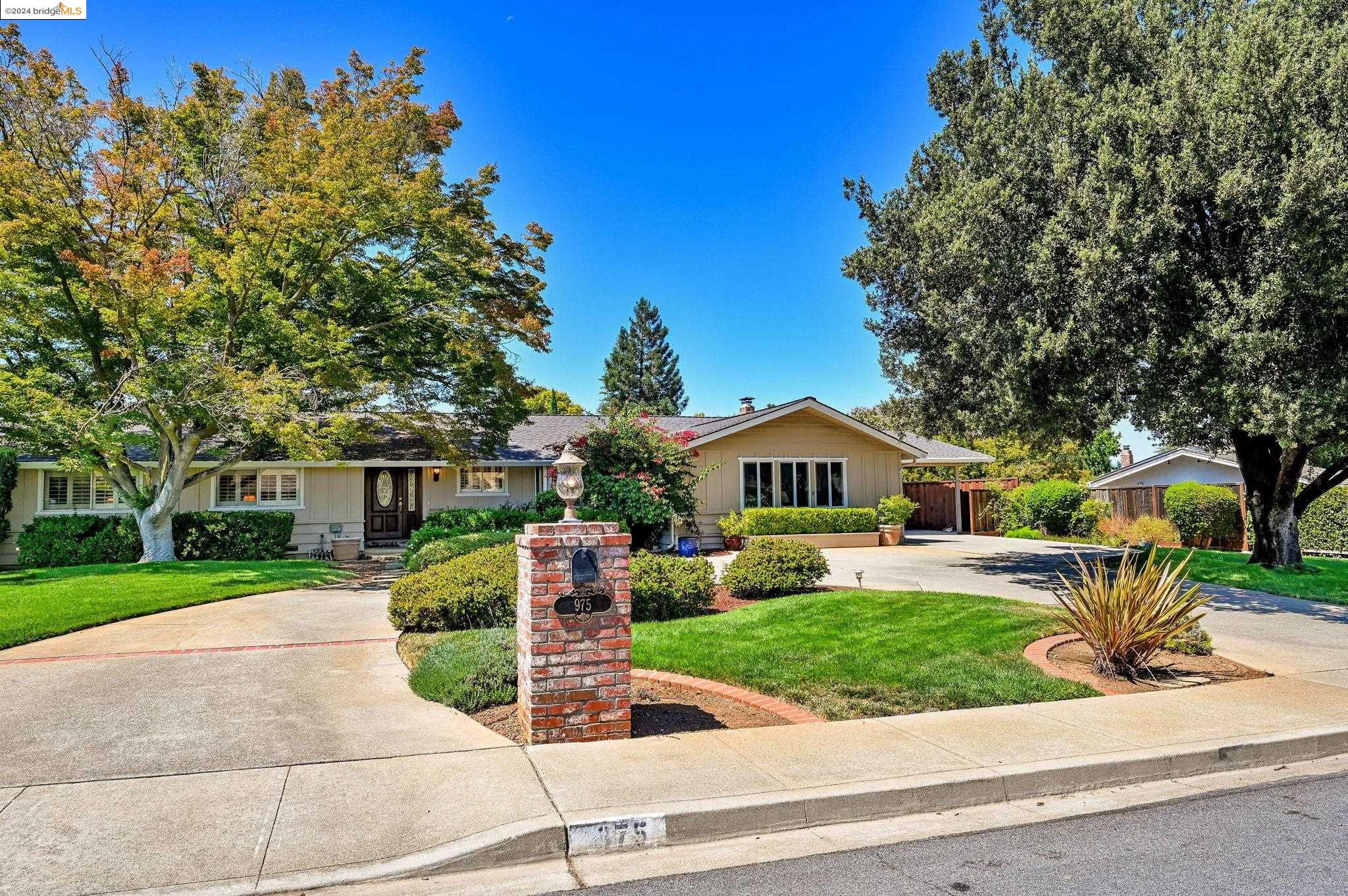 975 Tiffin Dr