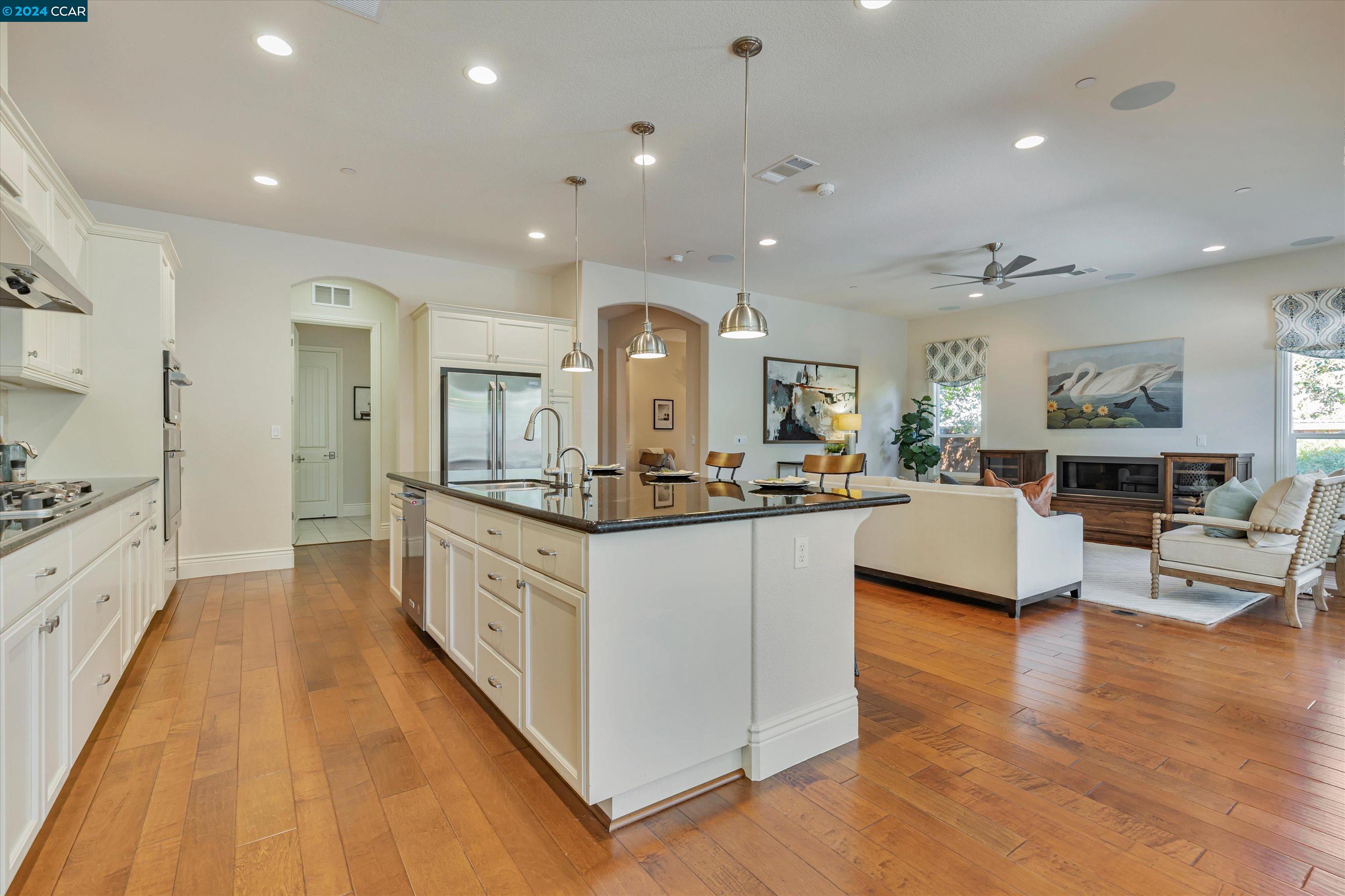 1743 Veneto Lane