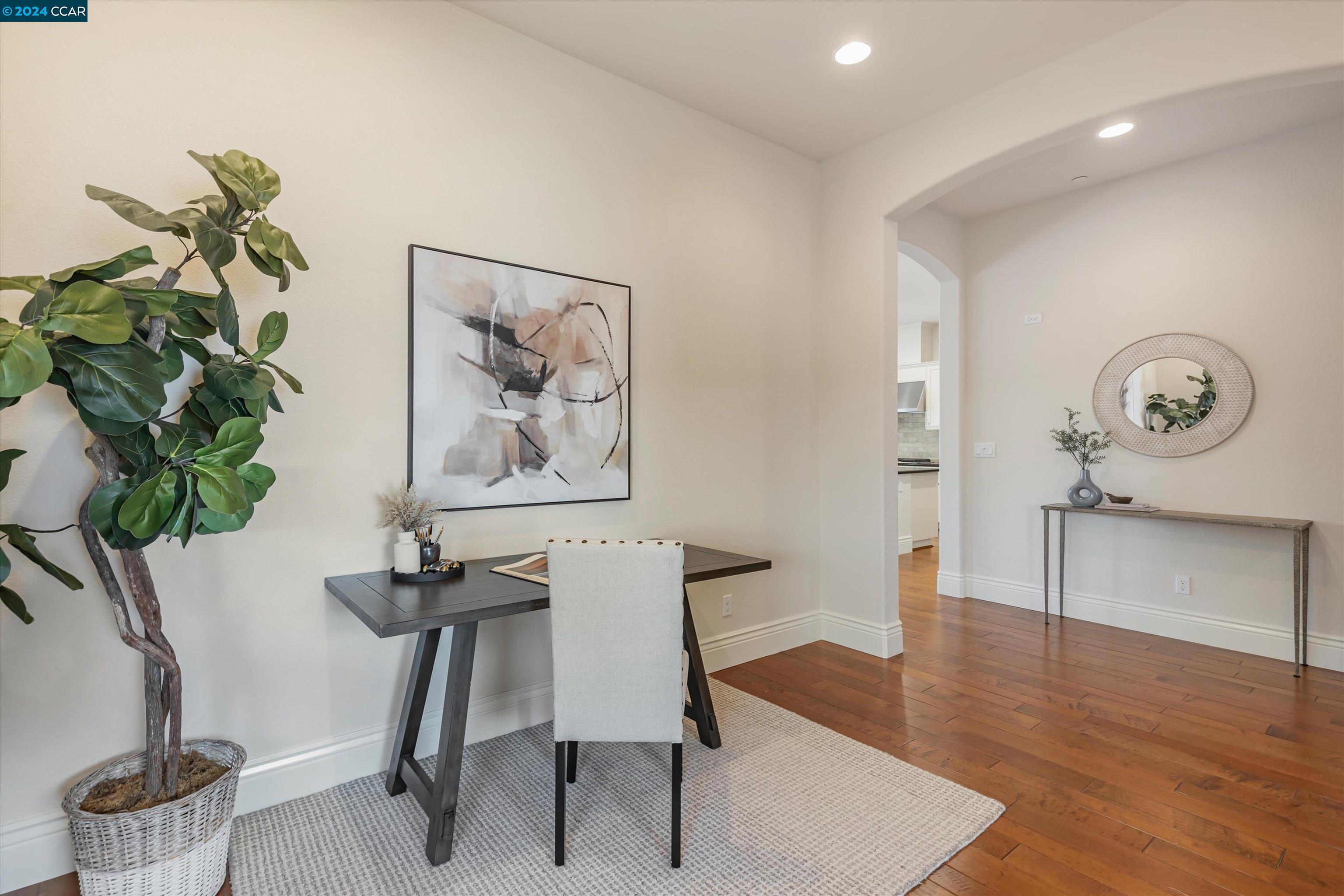 1743 Veneto Lane