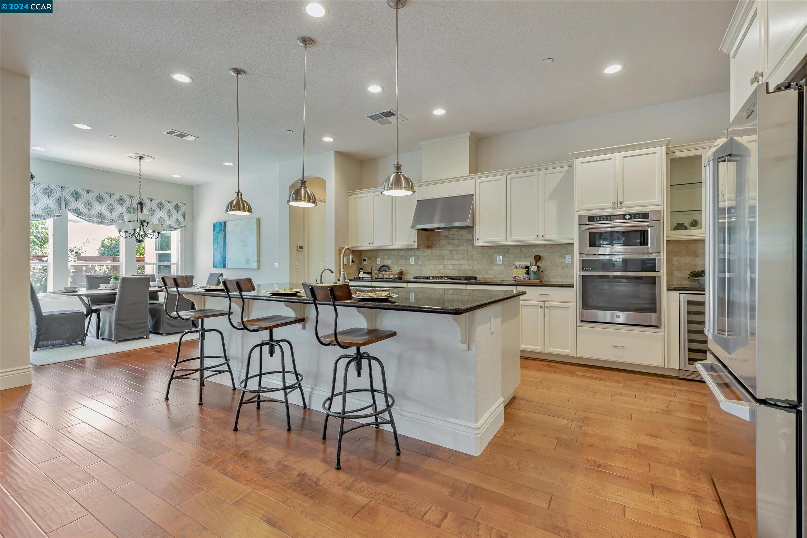 1743 Veneto Lane