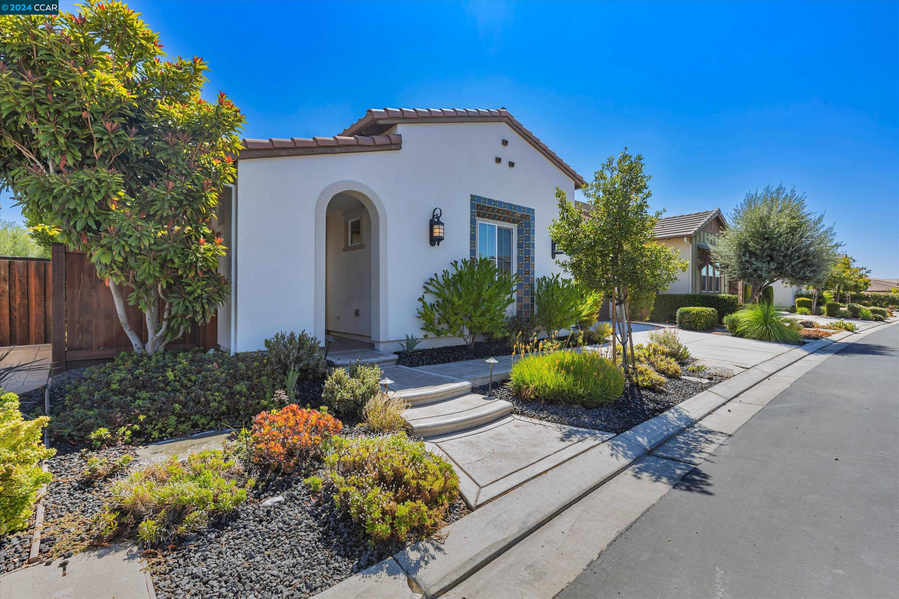 1743 Veneto Lane