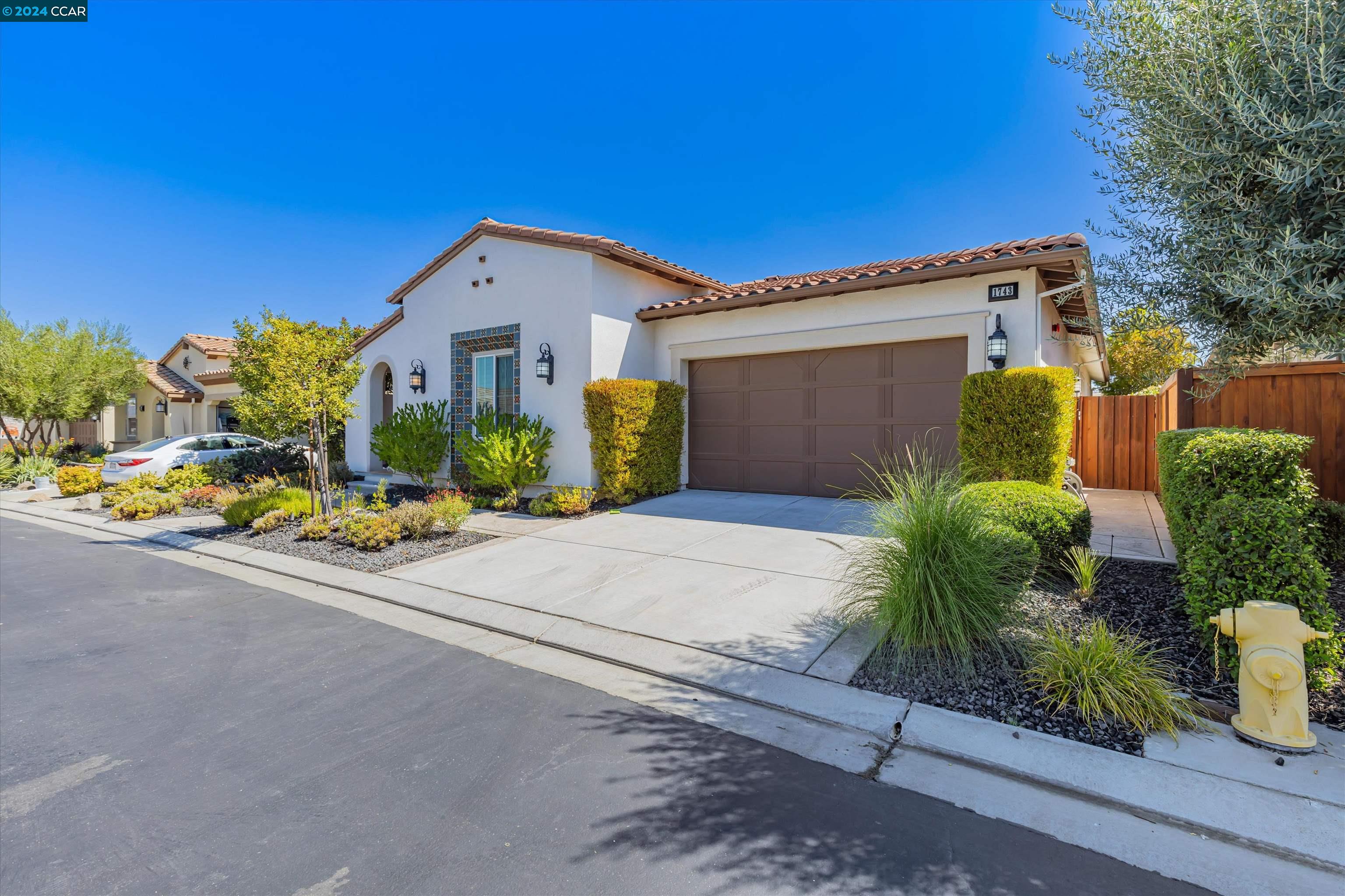 1743 Veneto Lane