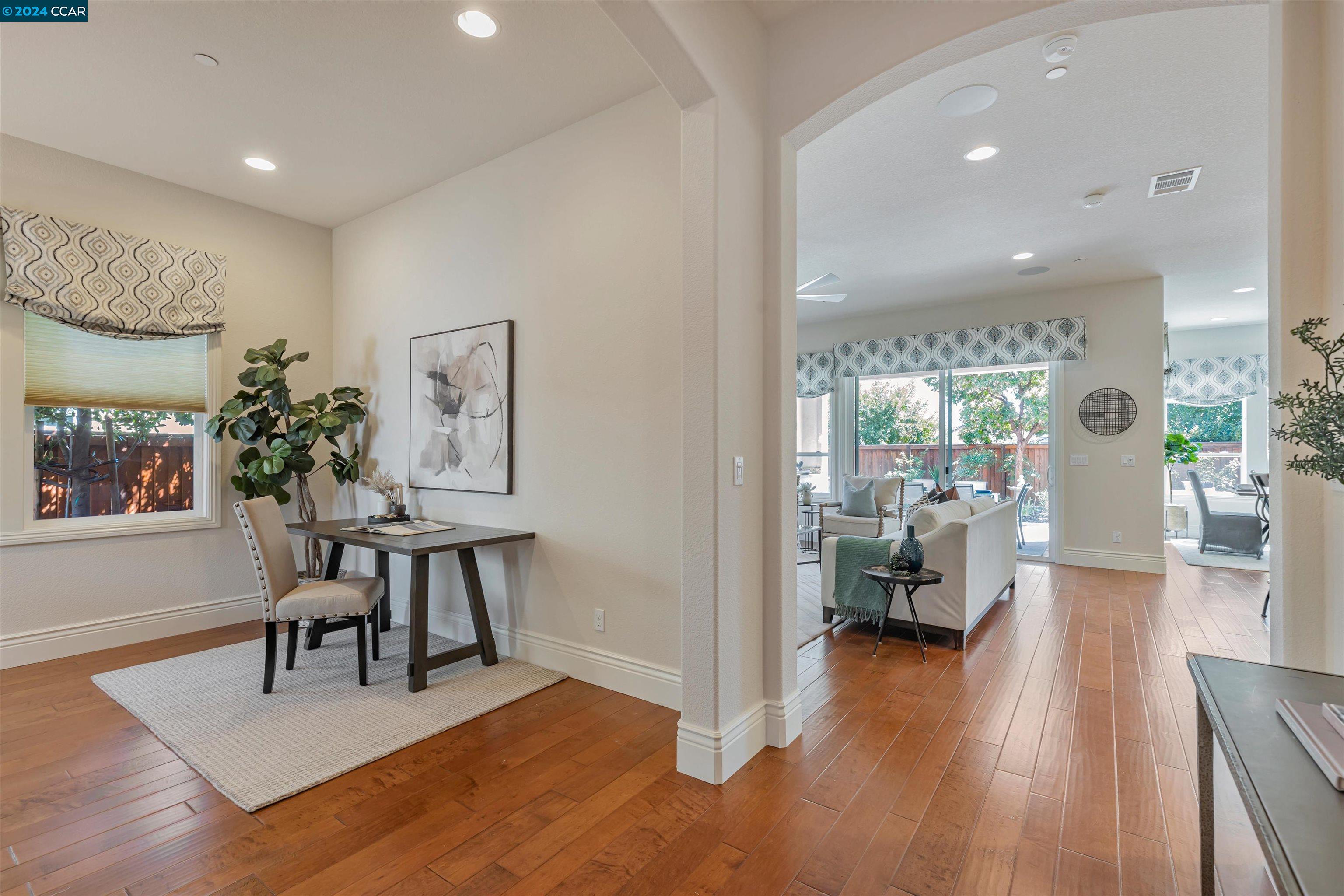 1743 Veneto Lane
