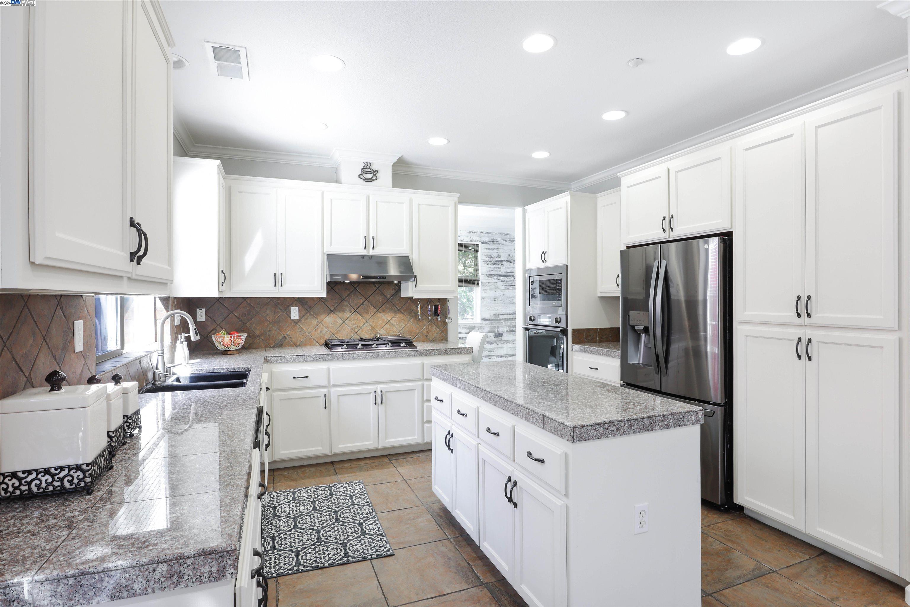 2490 Turnberry Court