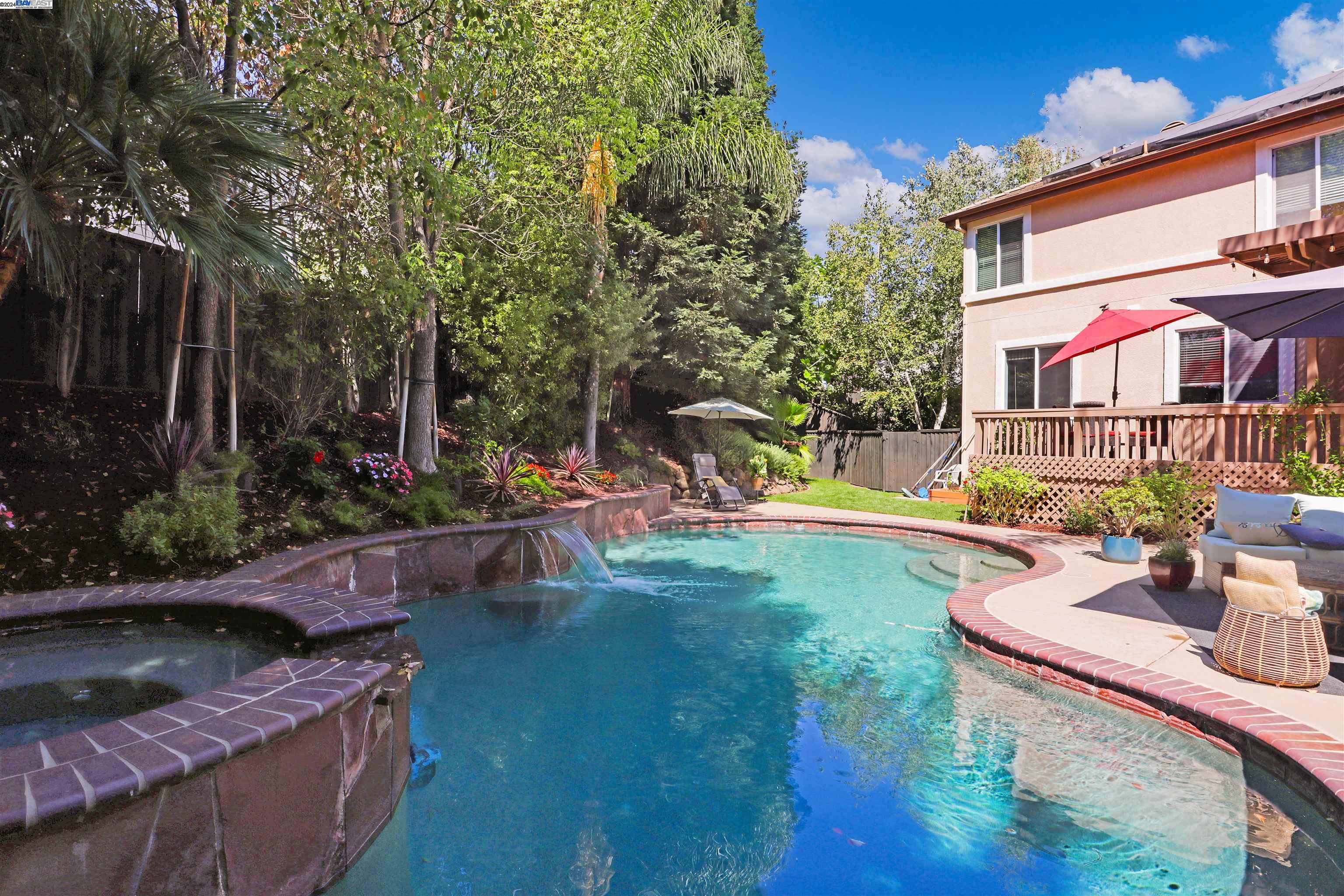 2490 Turnberry Court