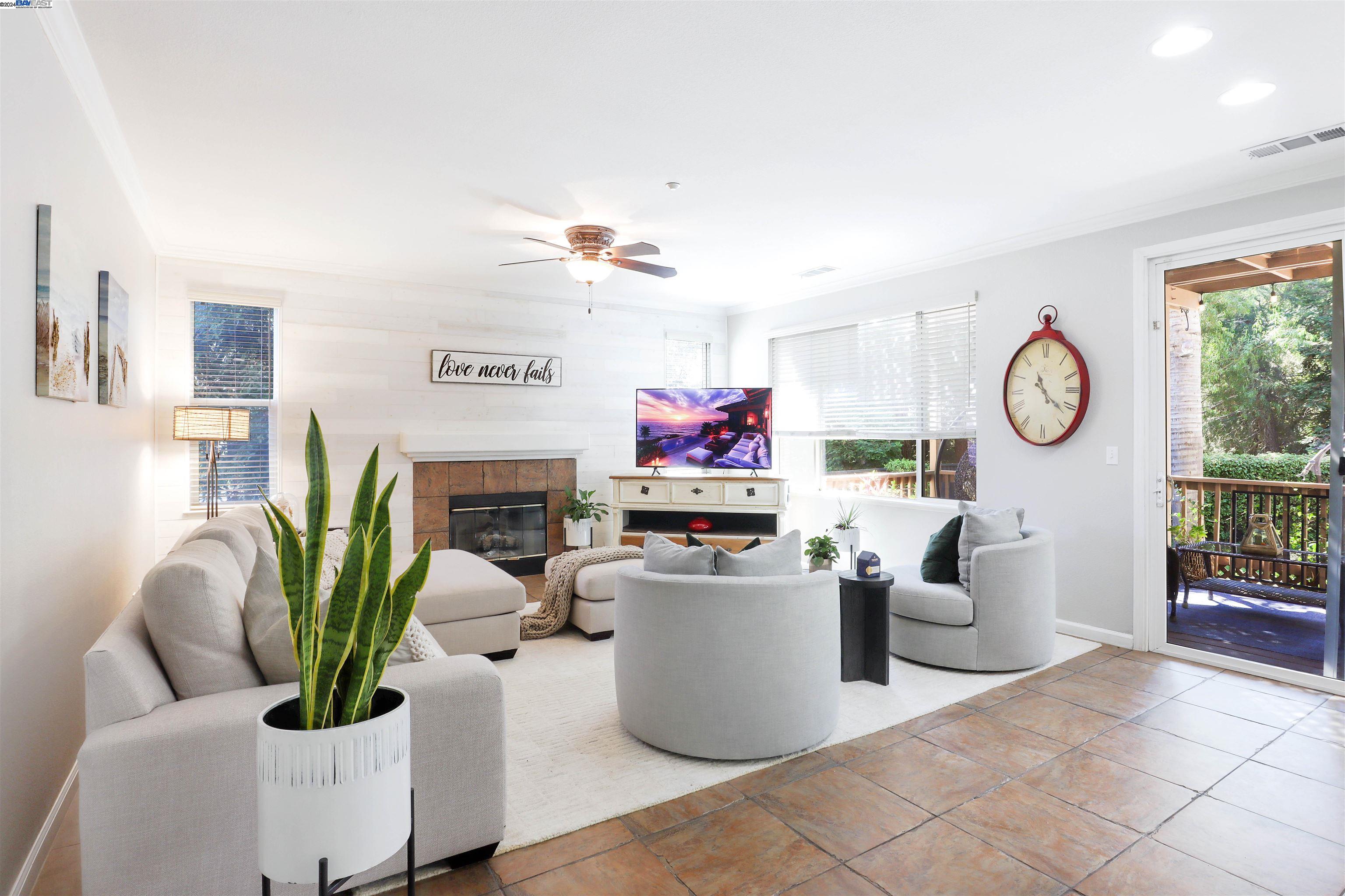 2490 Turnberry Court