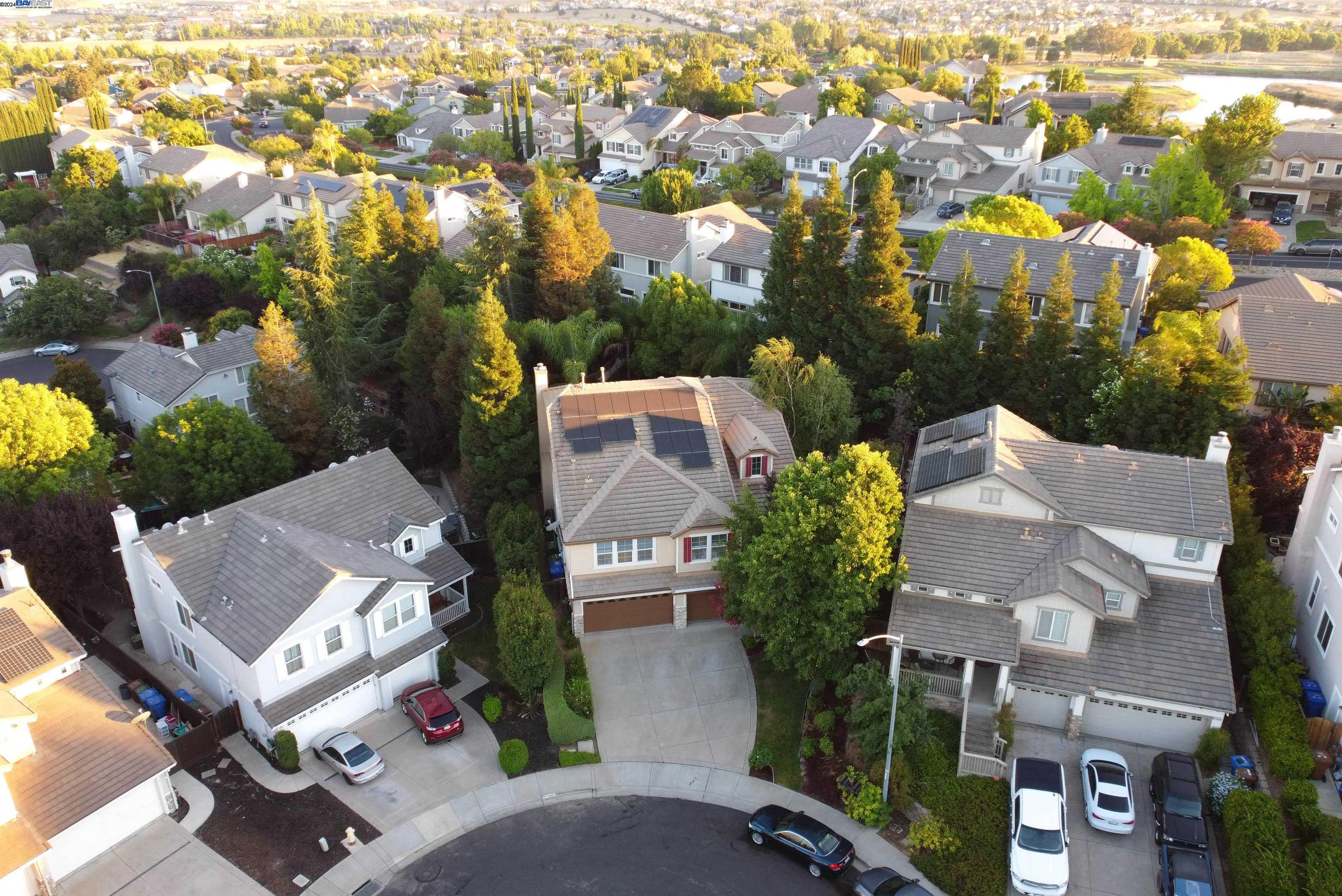 2490 Turnberry Court