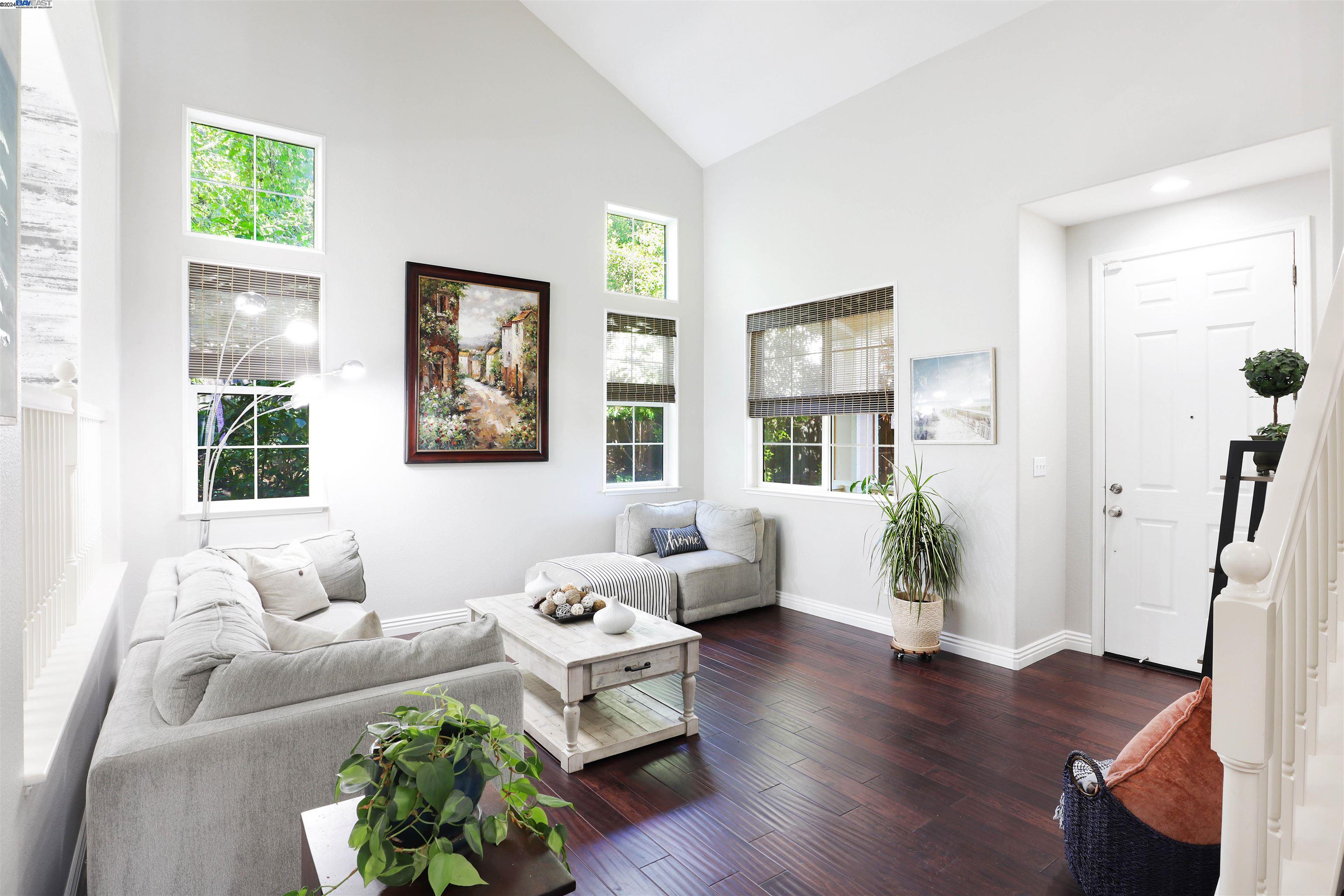 2490 Turnberry Court