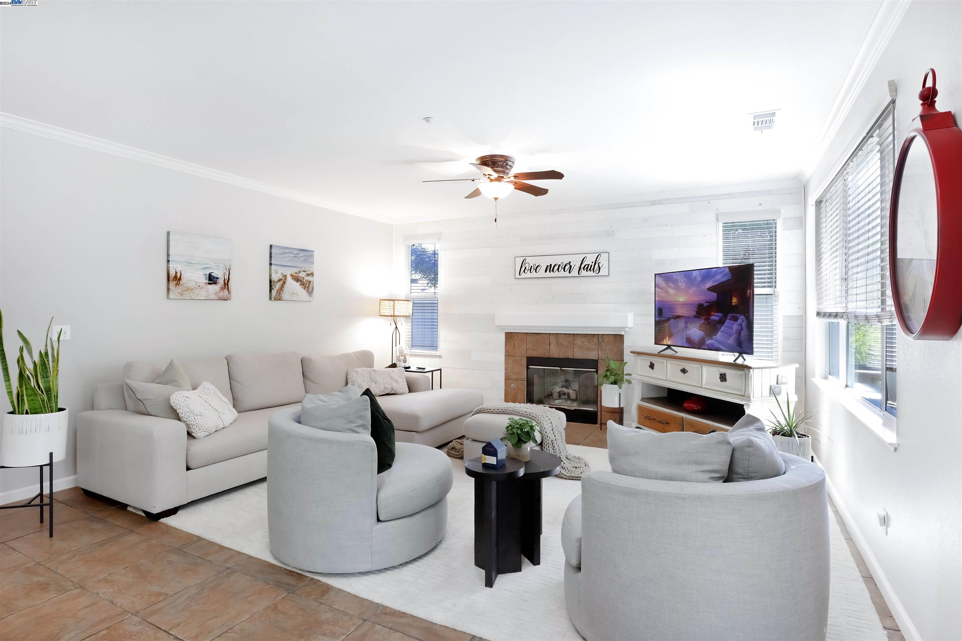 2490 Turnberry Court