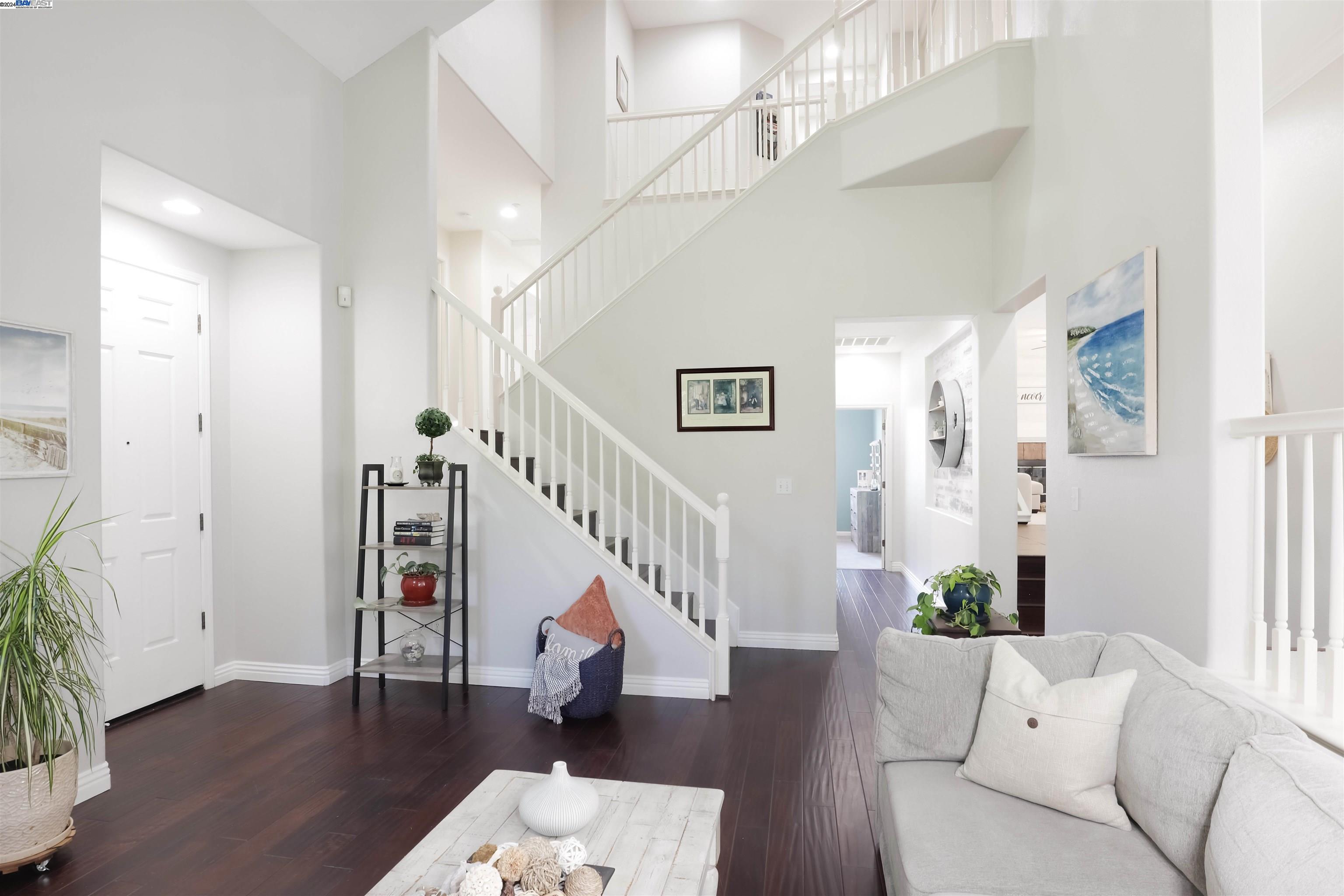 2490 Turnberry Court
