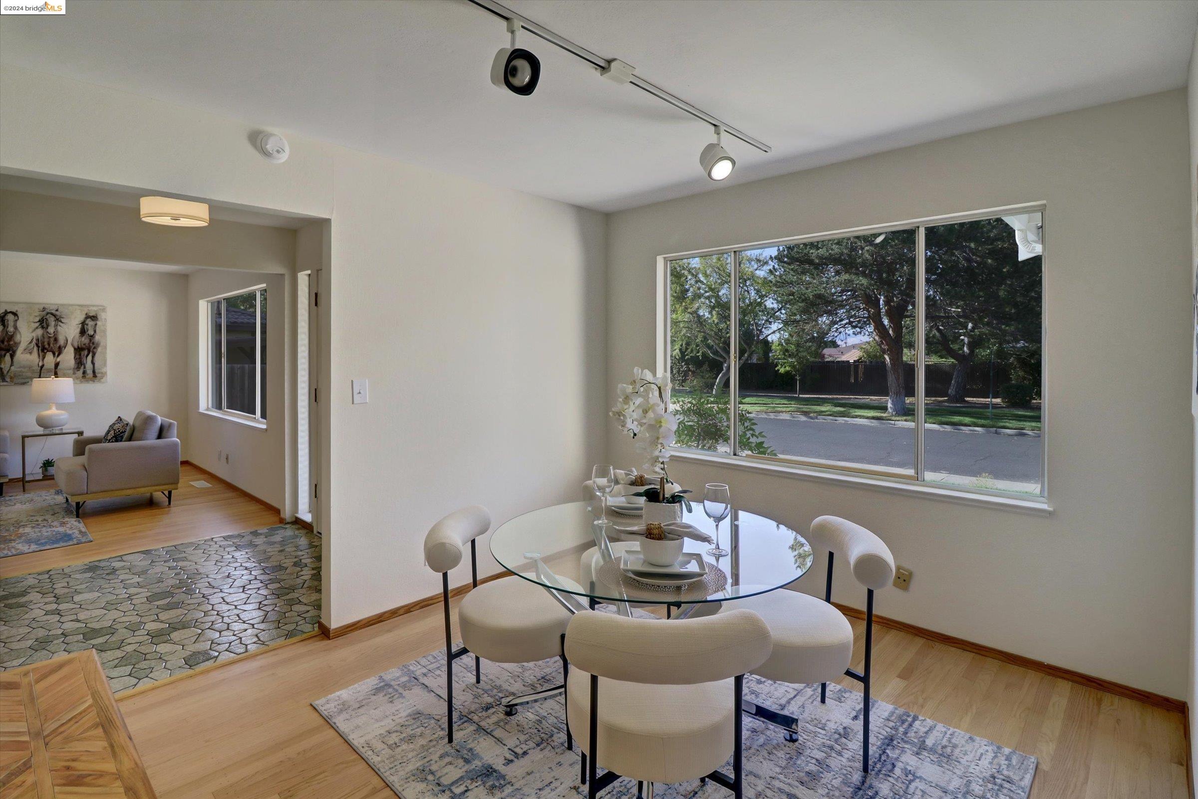 4233 Findlay Way