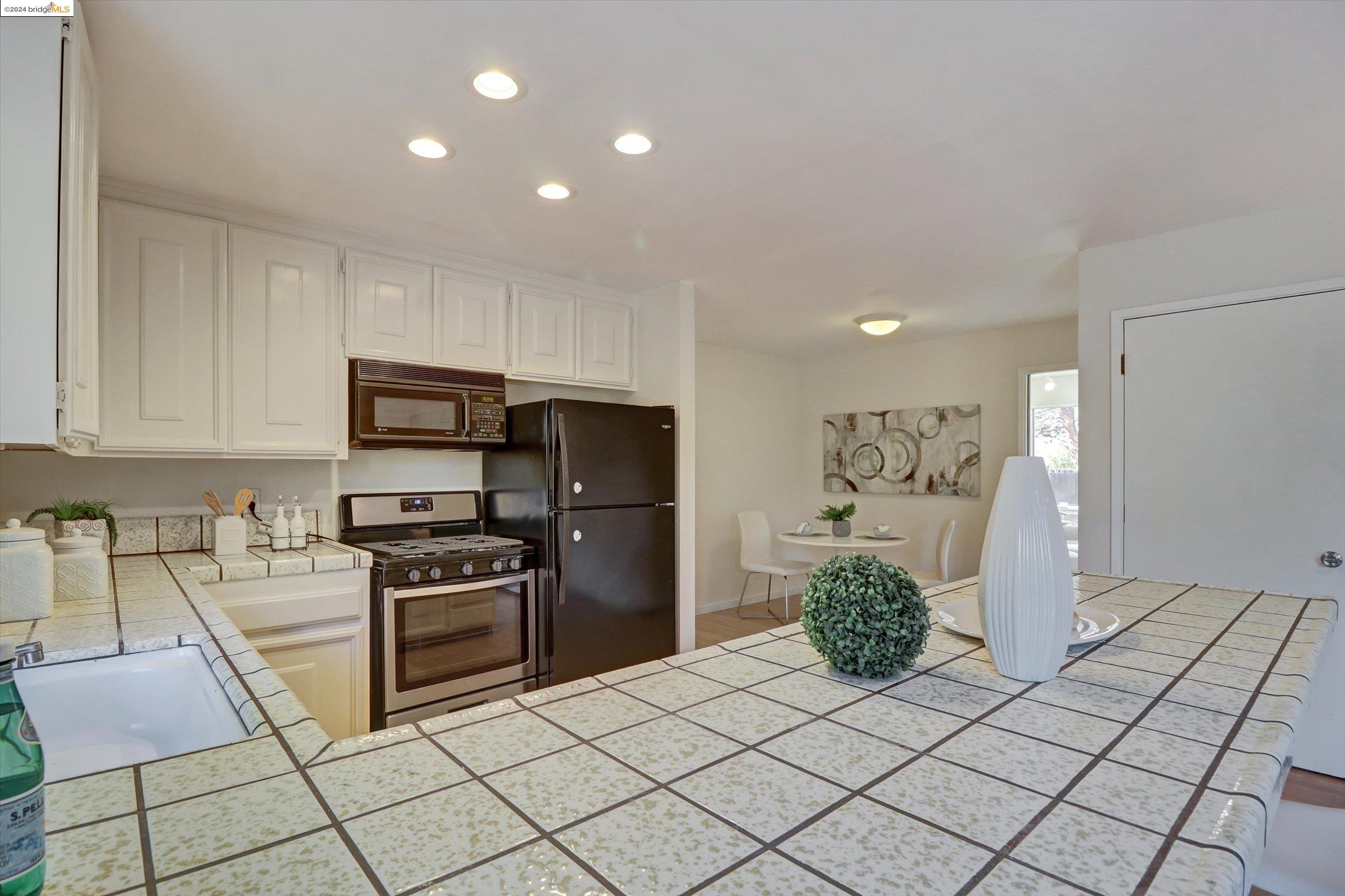 4233 Findlay Way