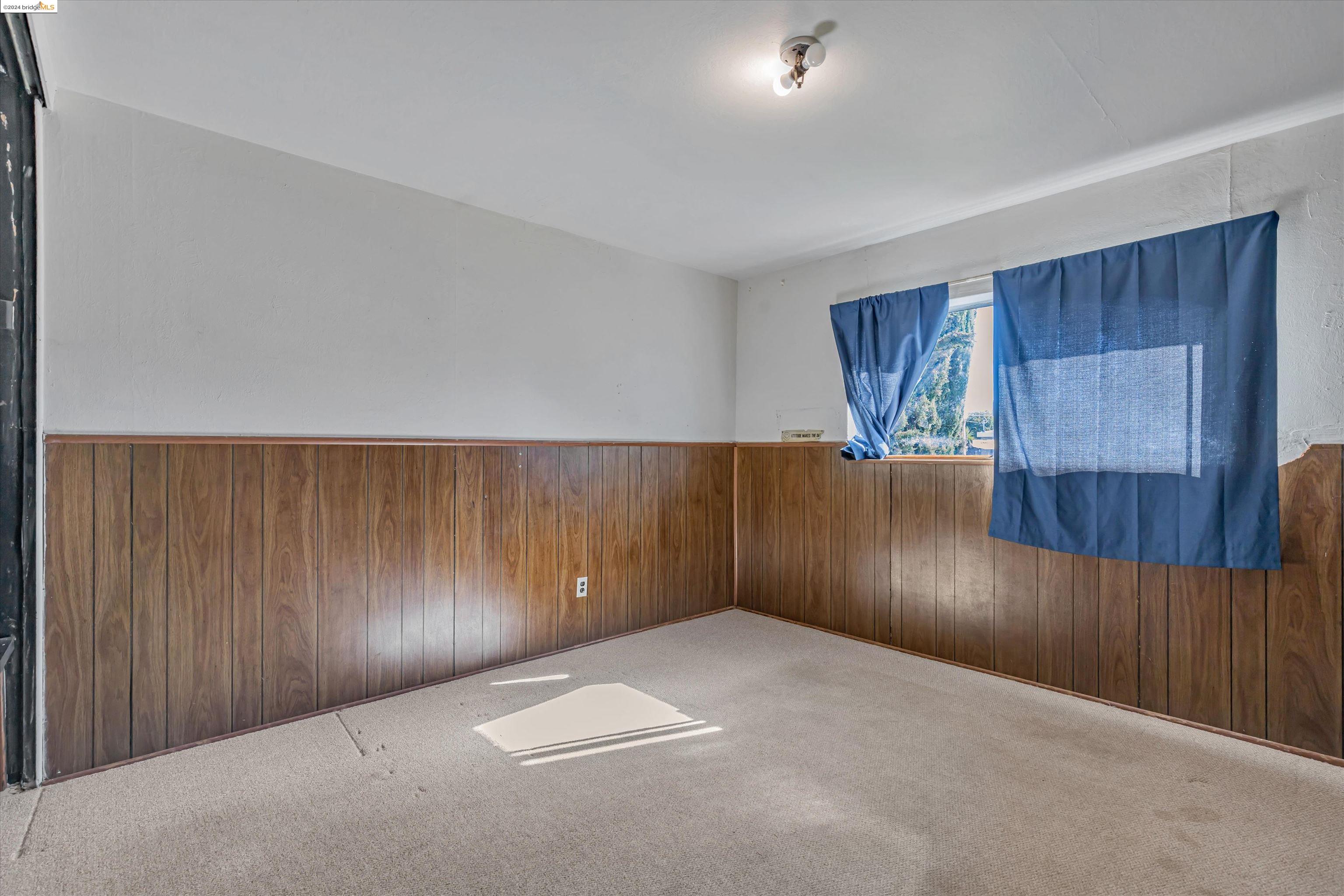 2908 Elizabeth Ln