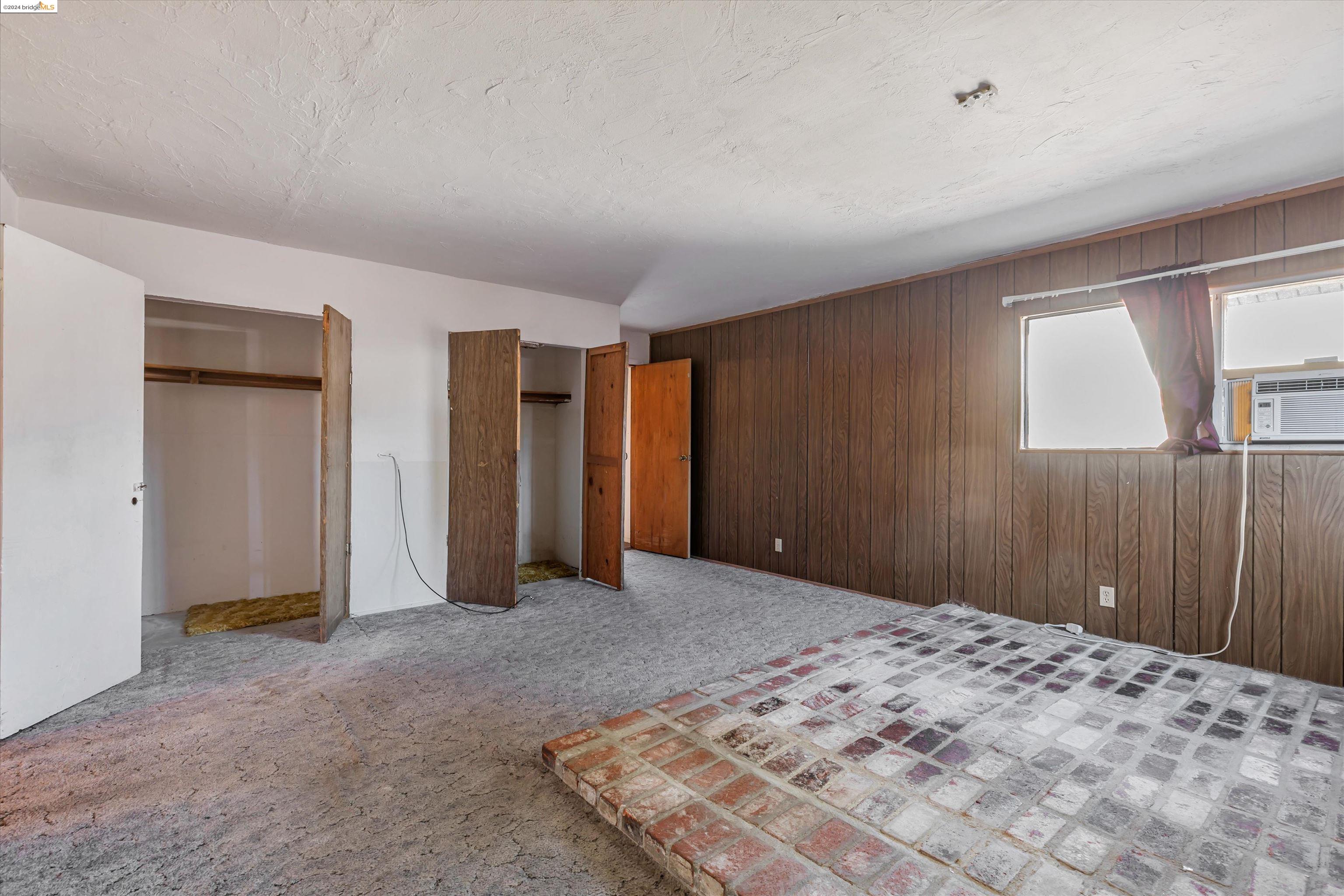 2908 Elizabeth Ln