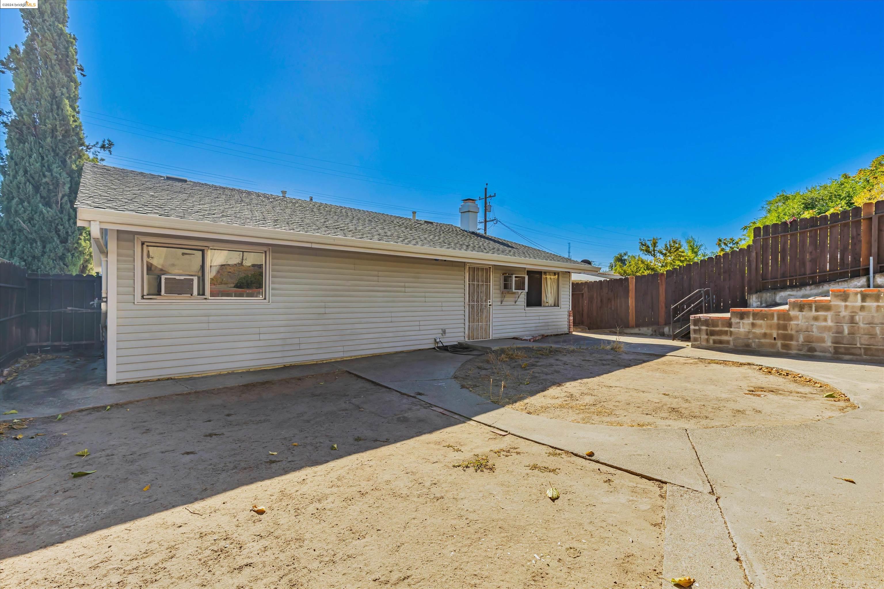 2908 Elizabeth Ln