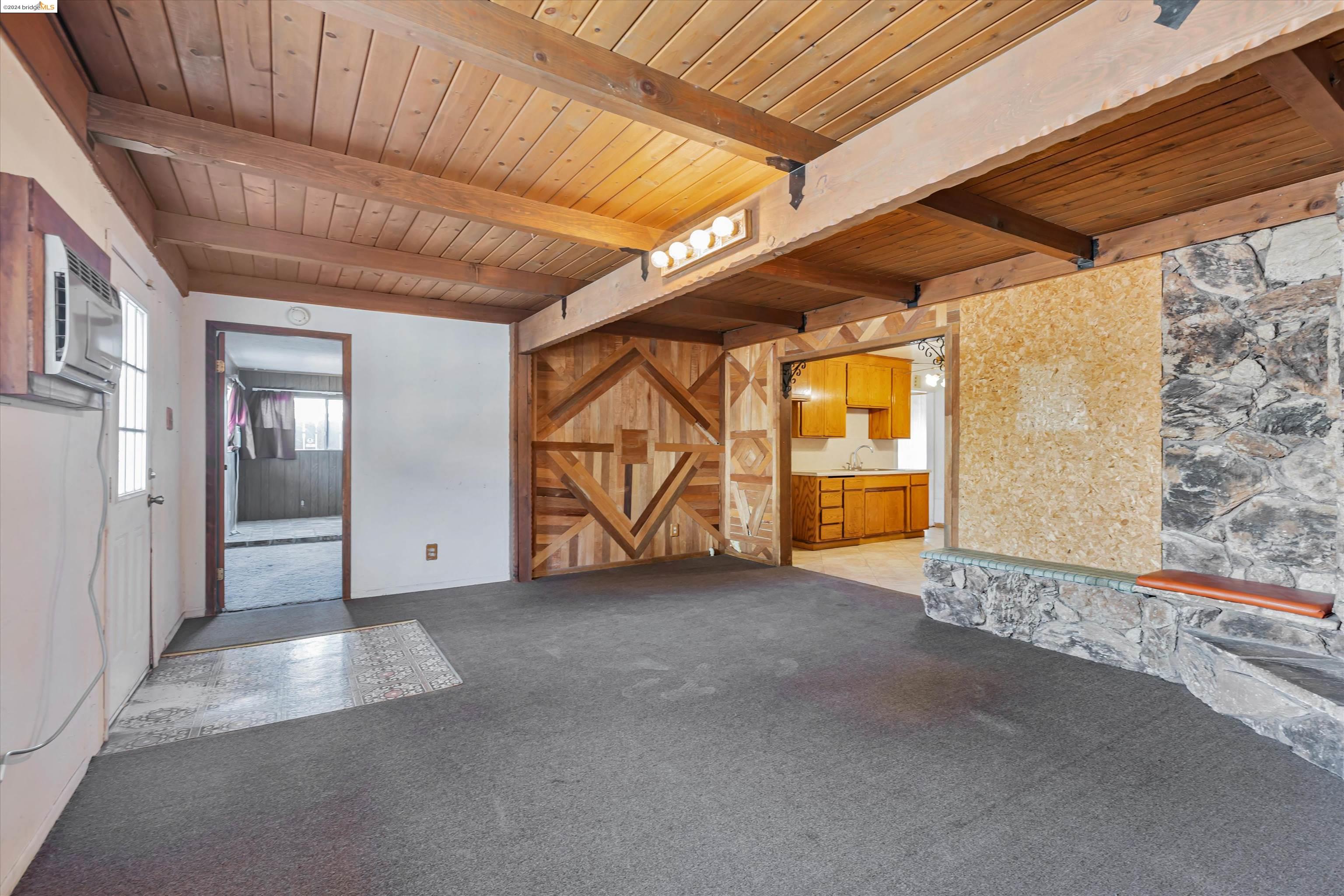 2908 Elizabeth Ln