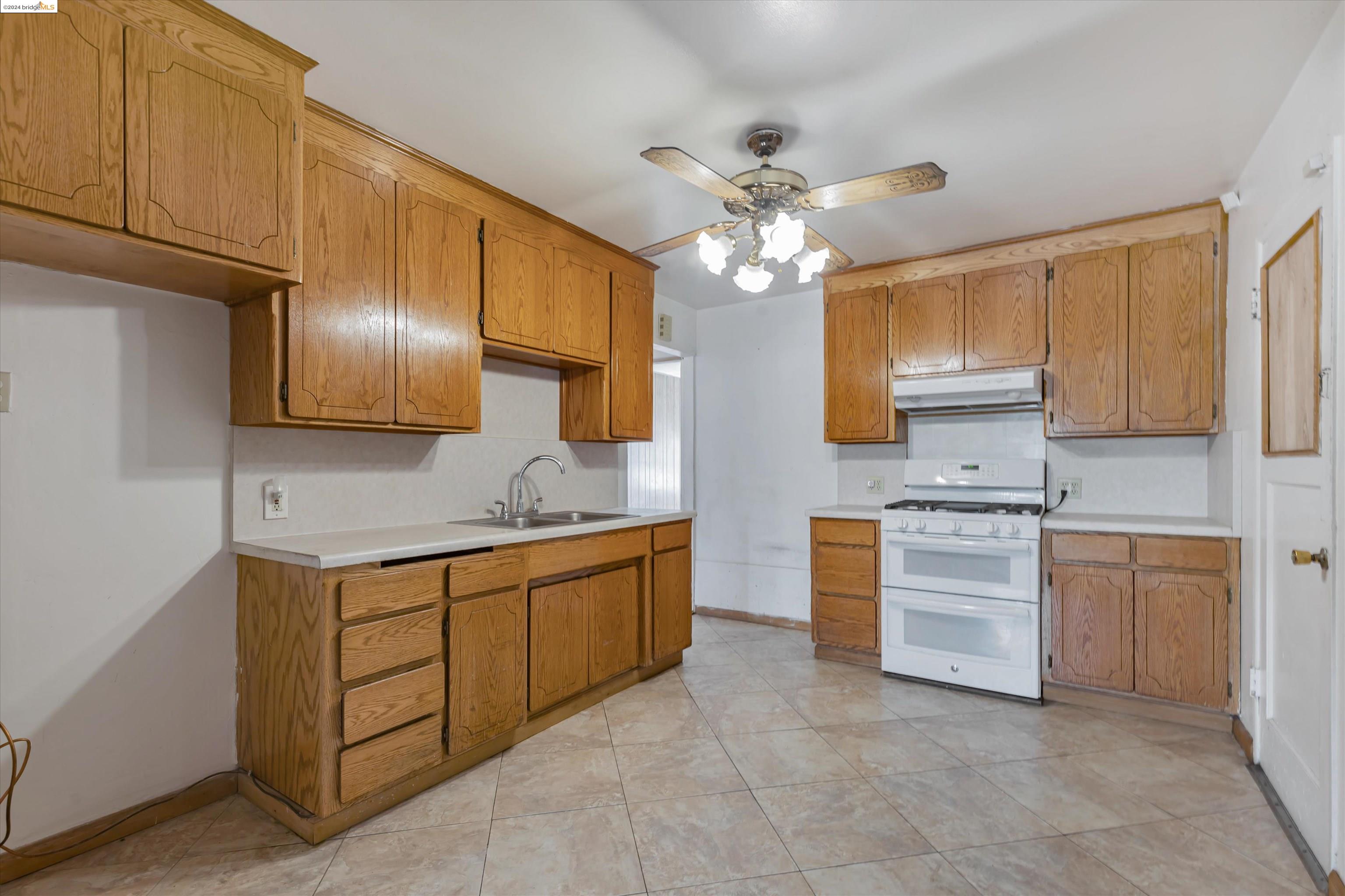 2908 Elizabeth Ln