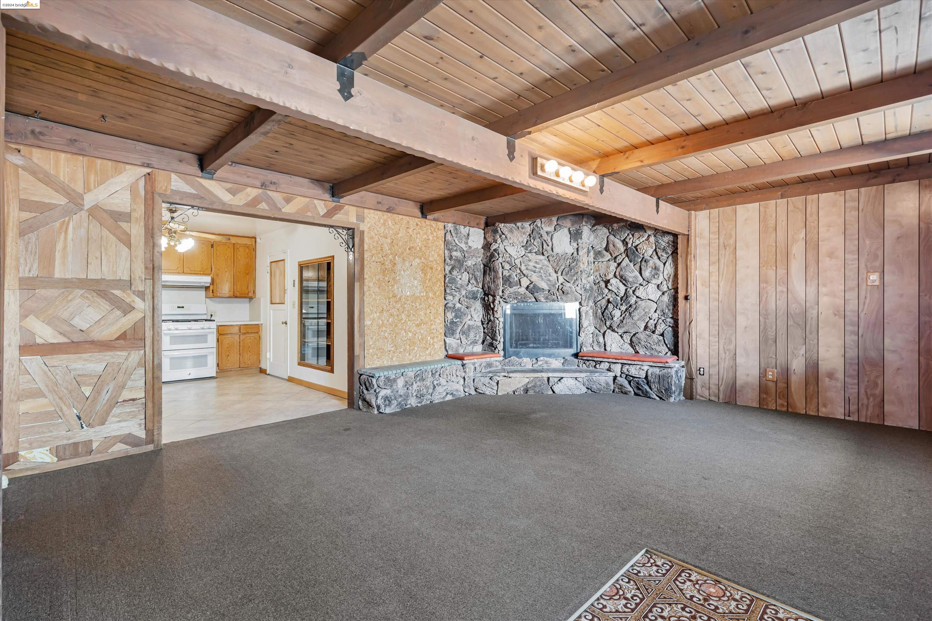 2908 Elizabeth Ln
