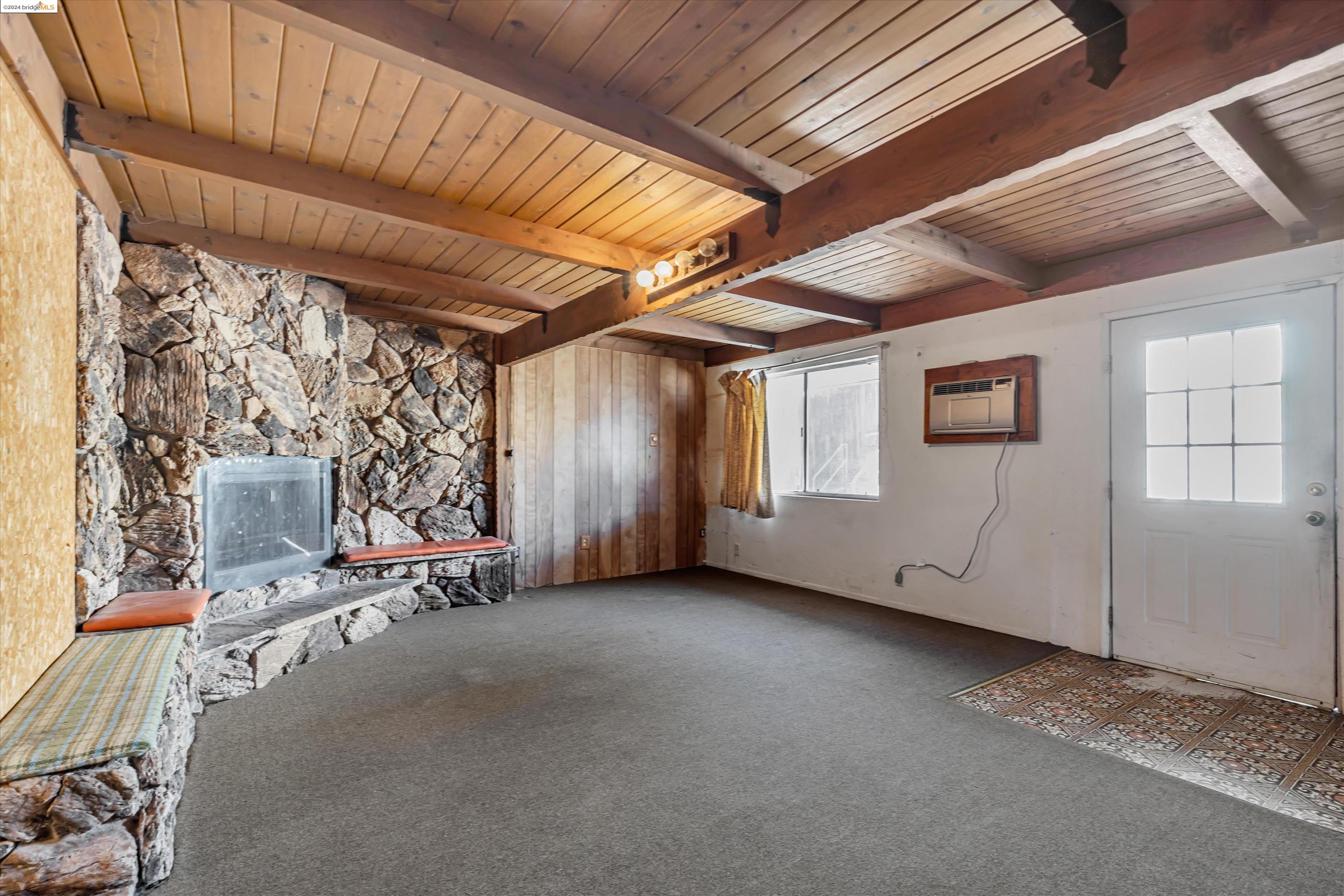 2908 Elizabeth Ln