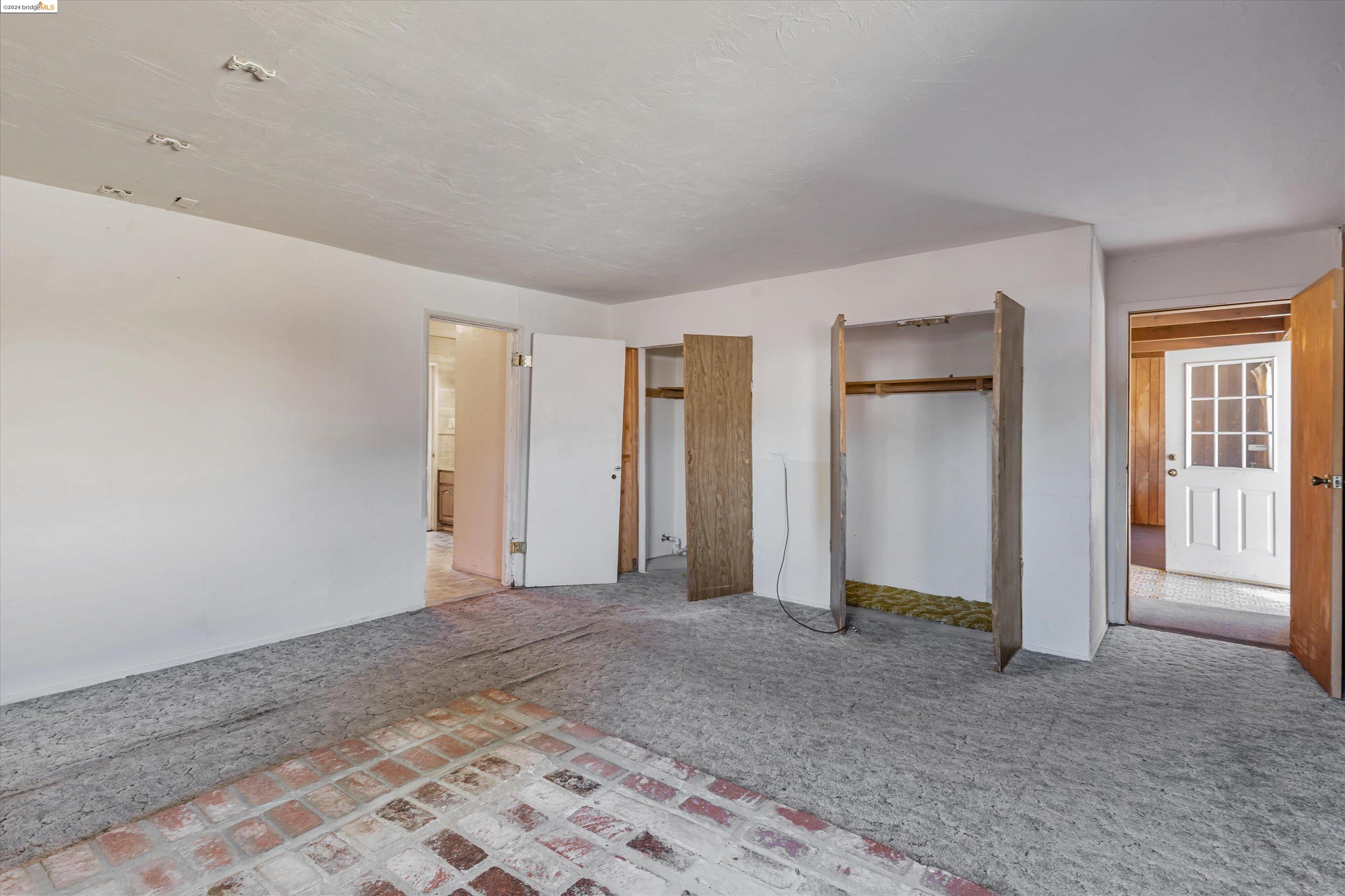 2908 Elizabeth Ln