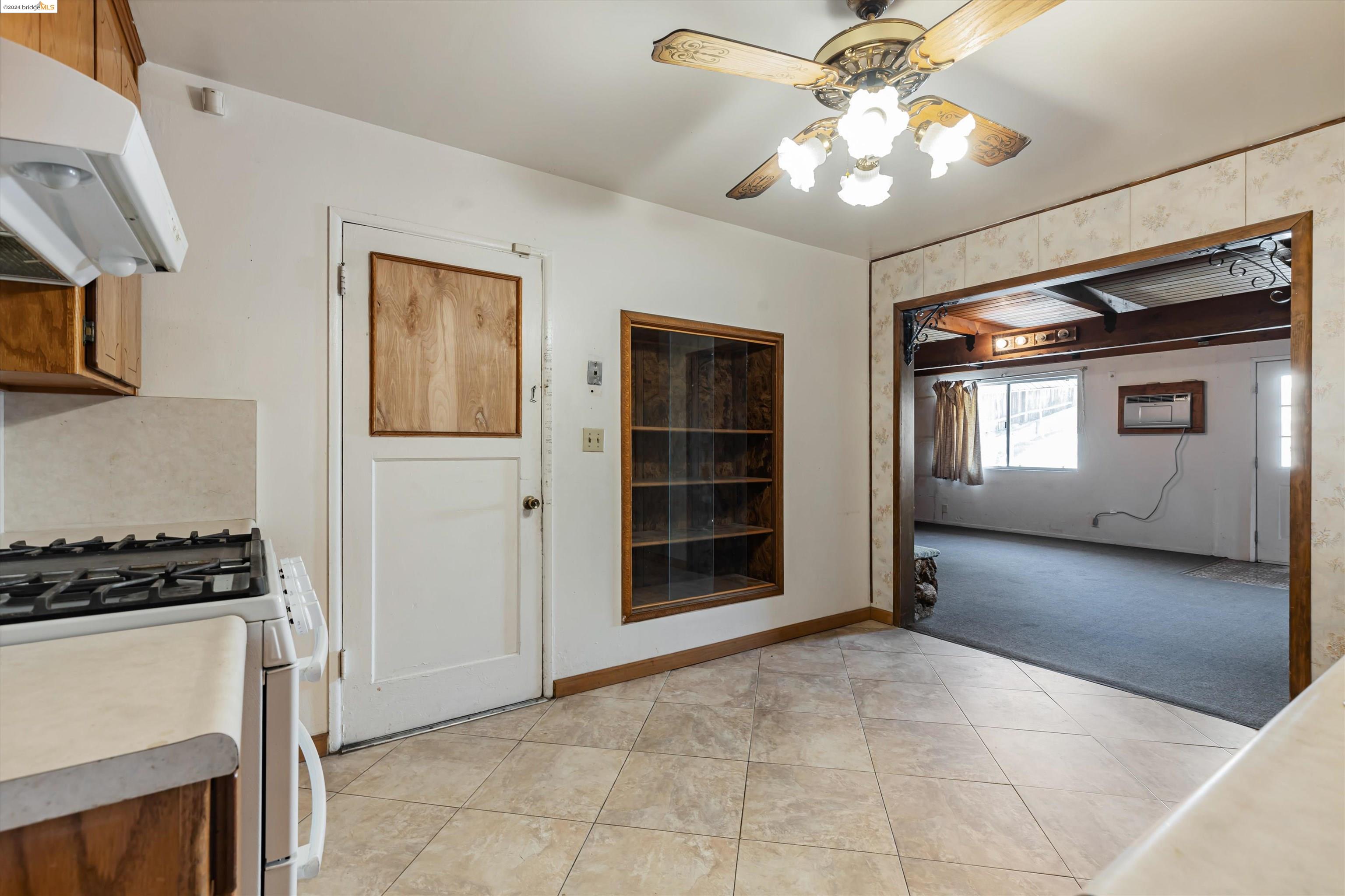 2908 Elizabeth Ln