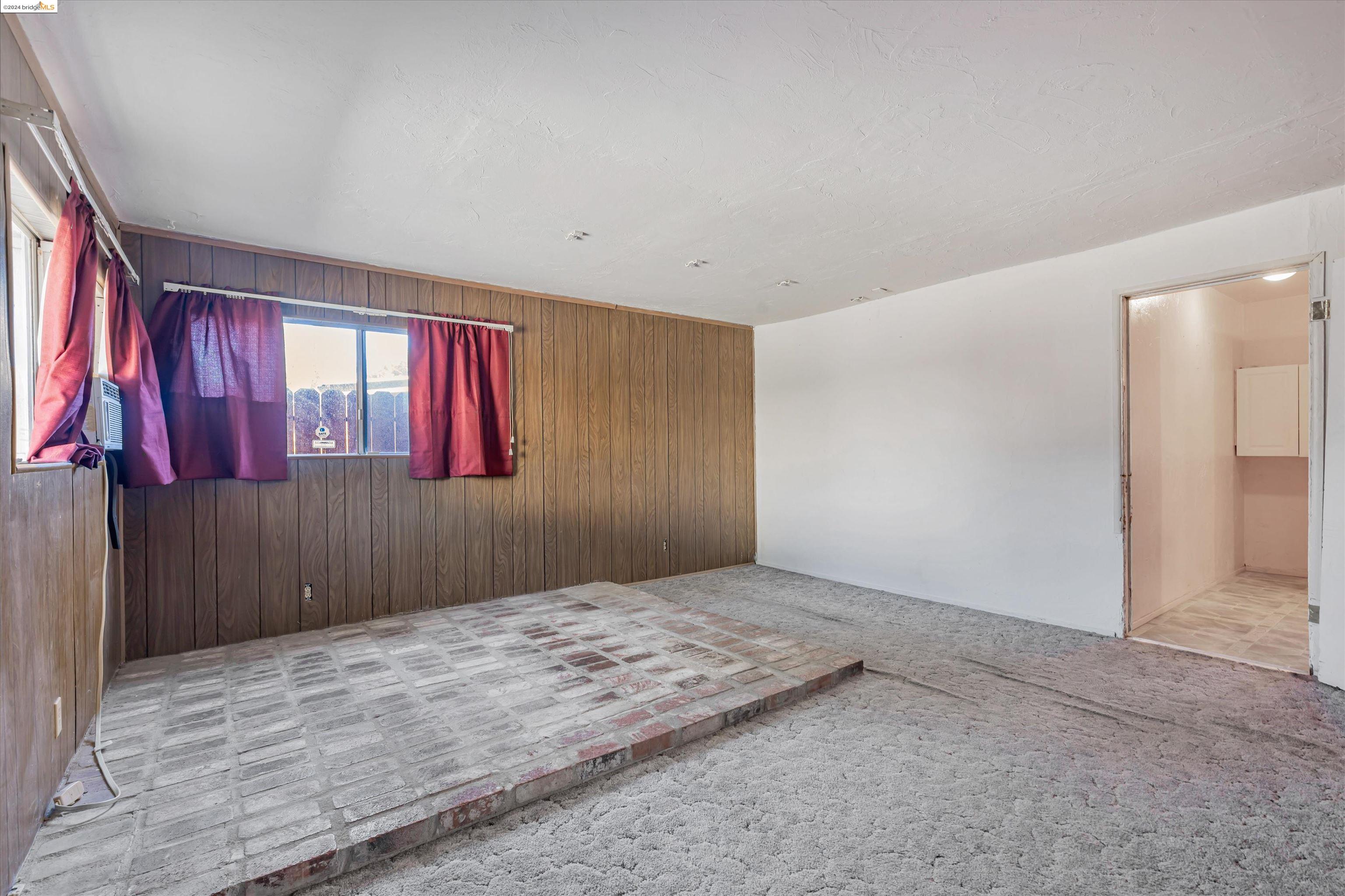 2908 Elizabeth Ln