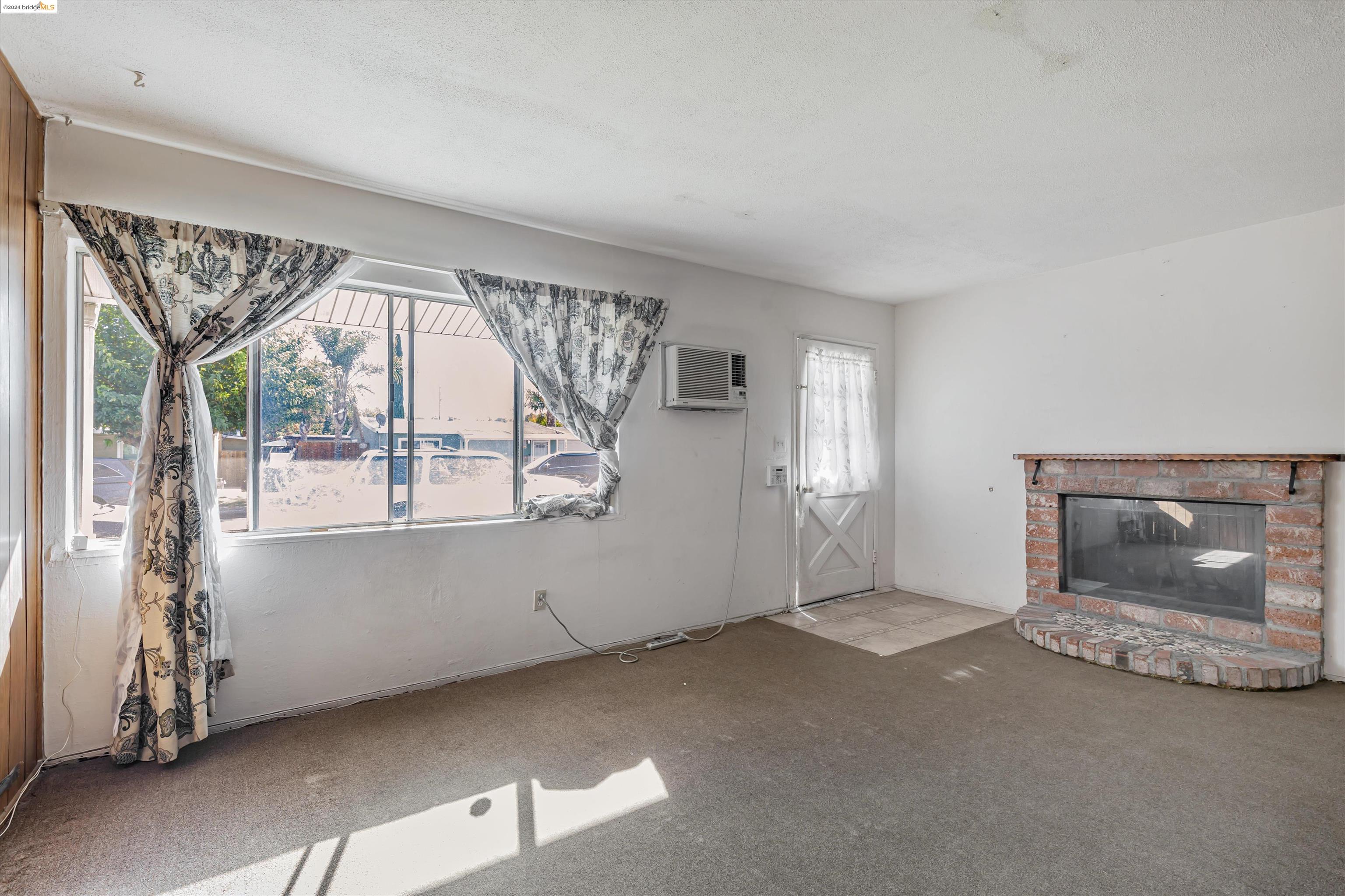 2908 Elizabeth Ln