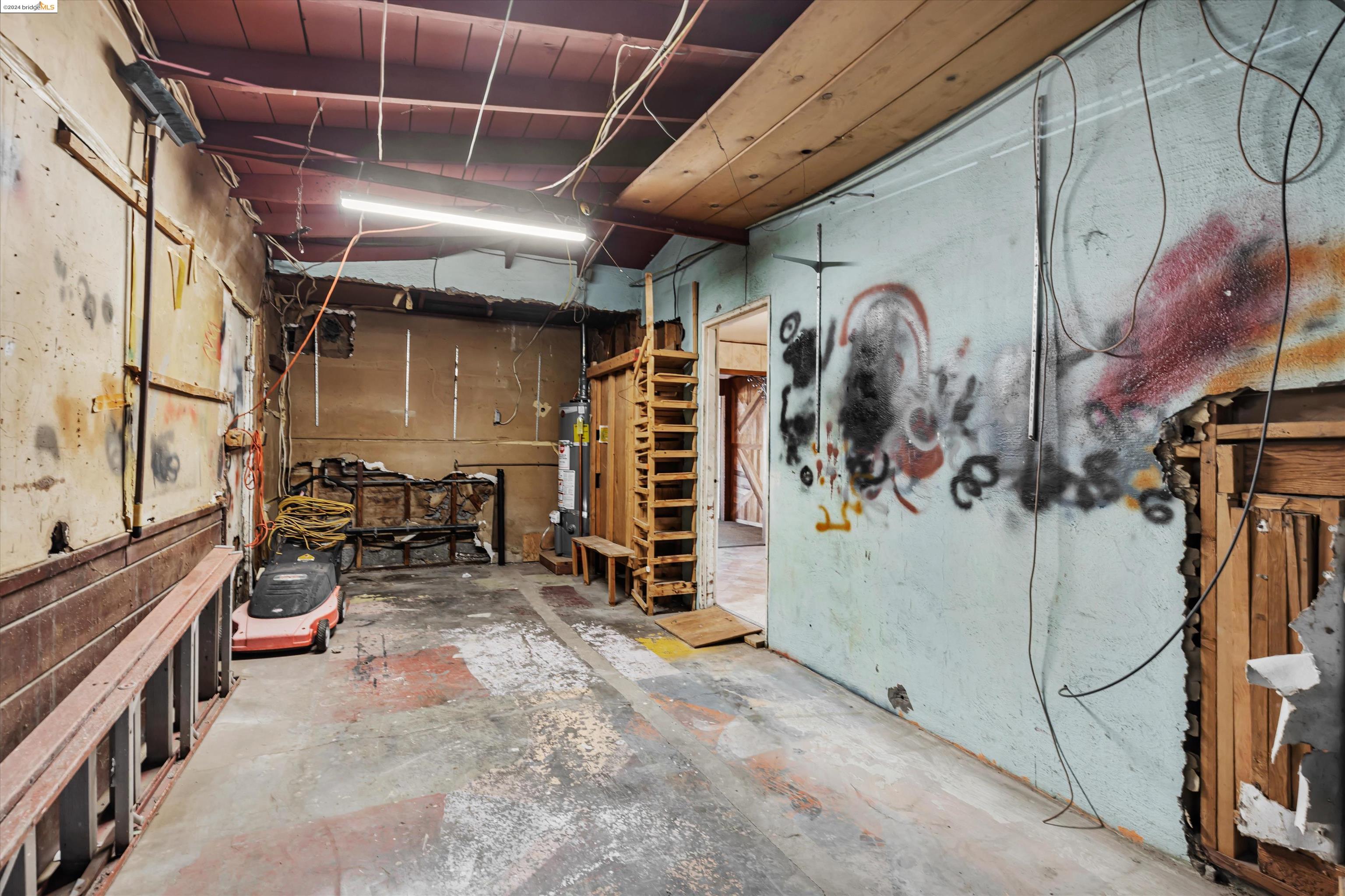 2908 Elizabeth Ln
