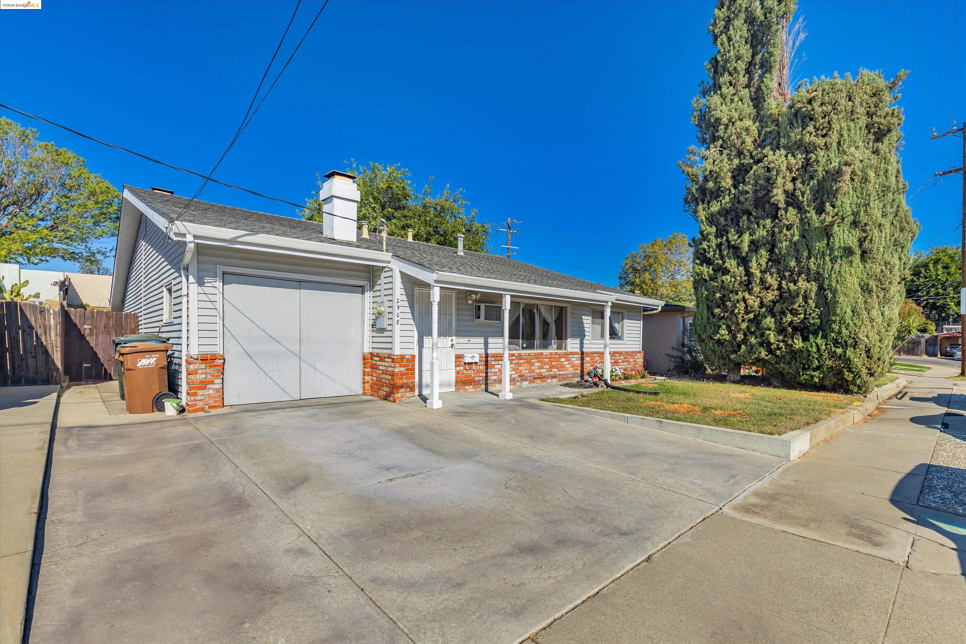 2908 Elizabeth Ln