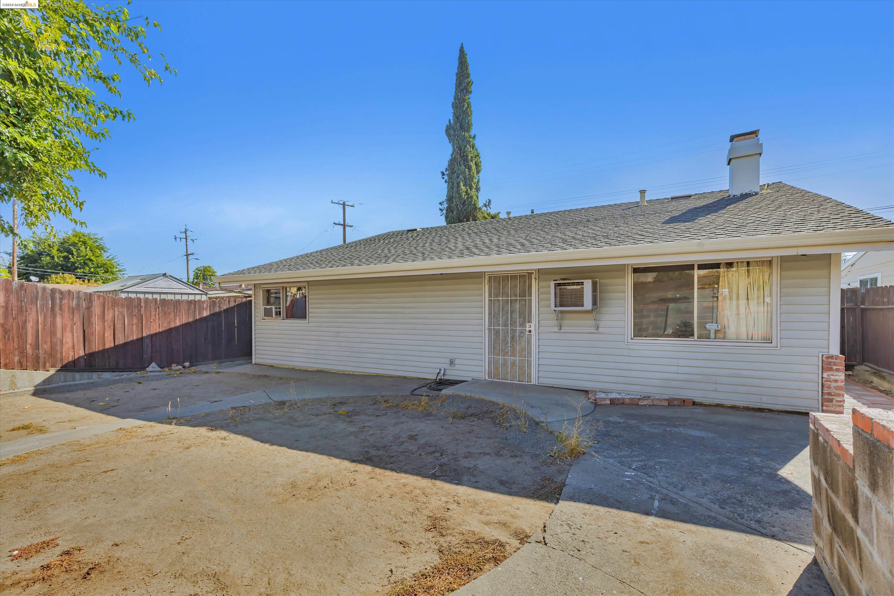 2908 Elizabeth Ln