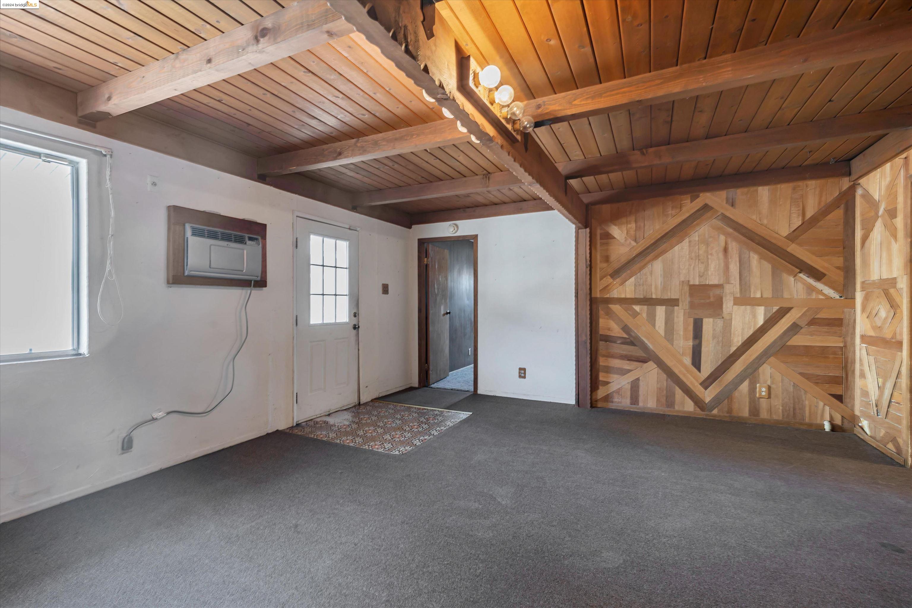 2908 Elizabeth Ln