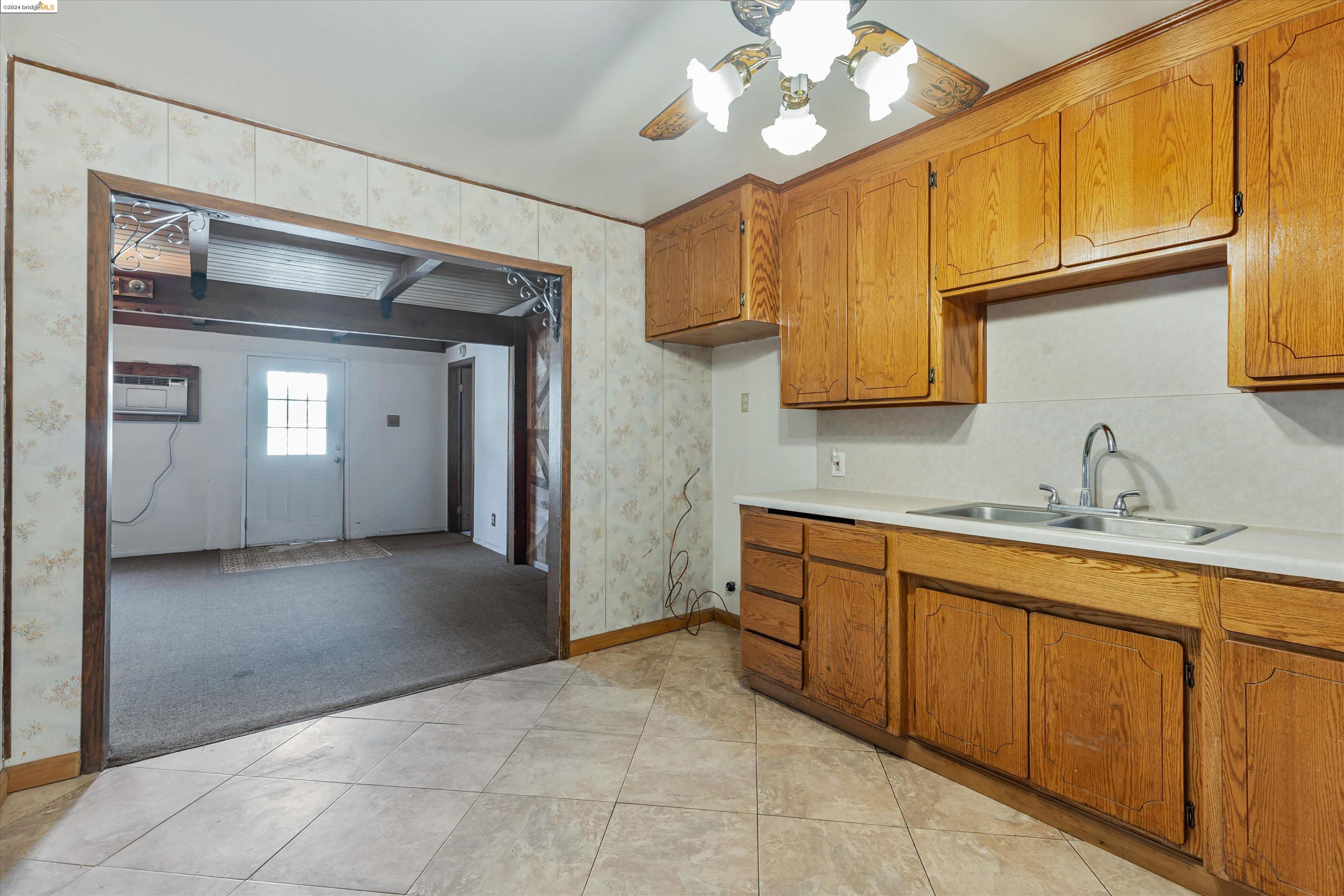 2908 Elizabeth Ln