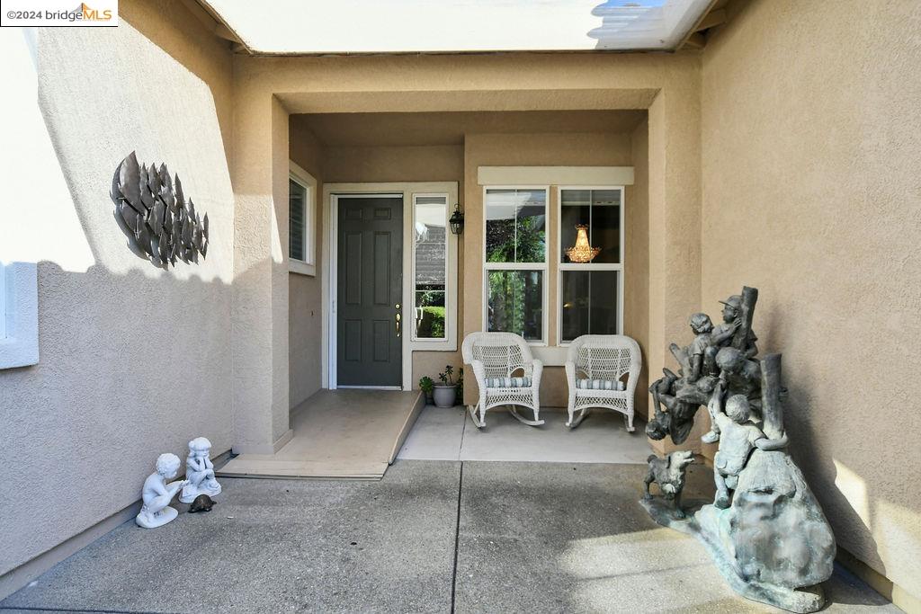 221 Continente Ave
