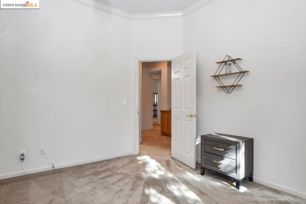 221 Continente Ave