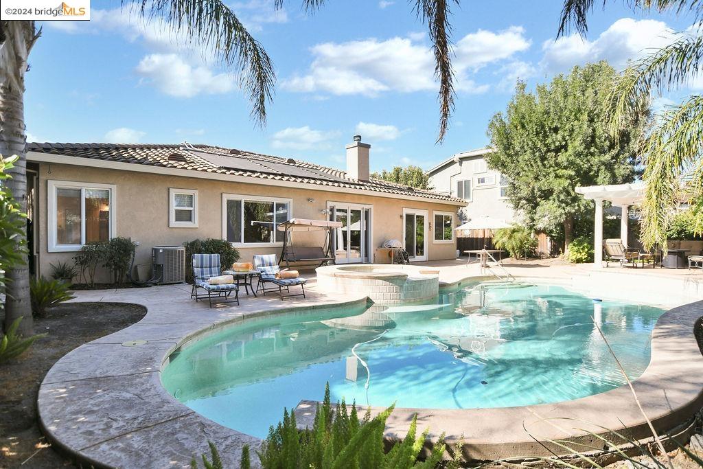 221 Continente Ave