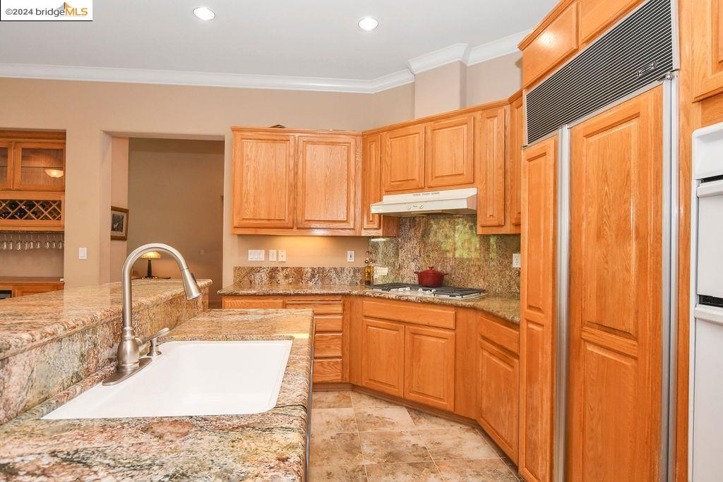 221 Continente Ave