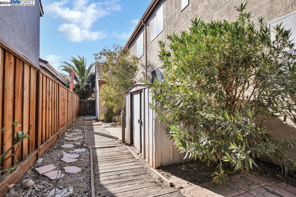 2471 Santa Barbara Ct